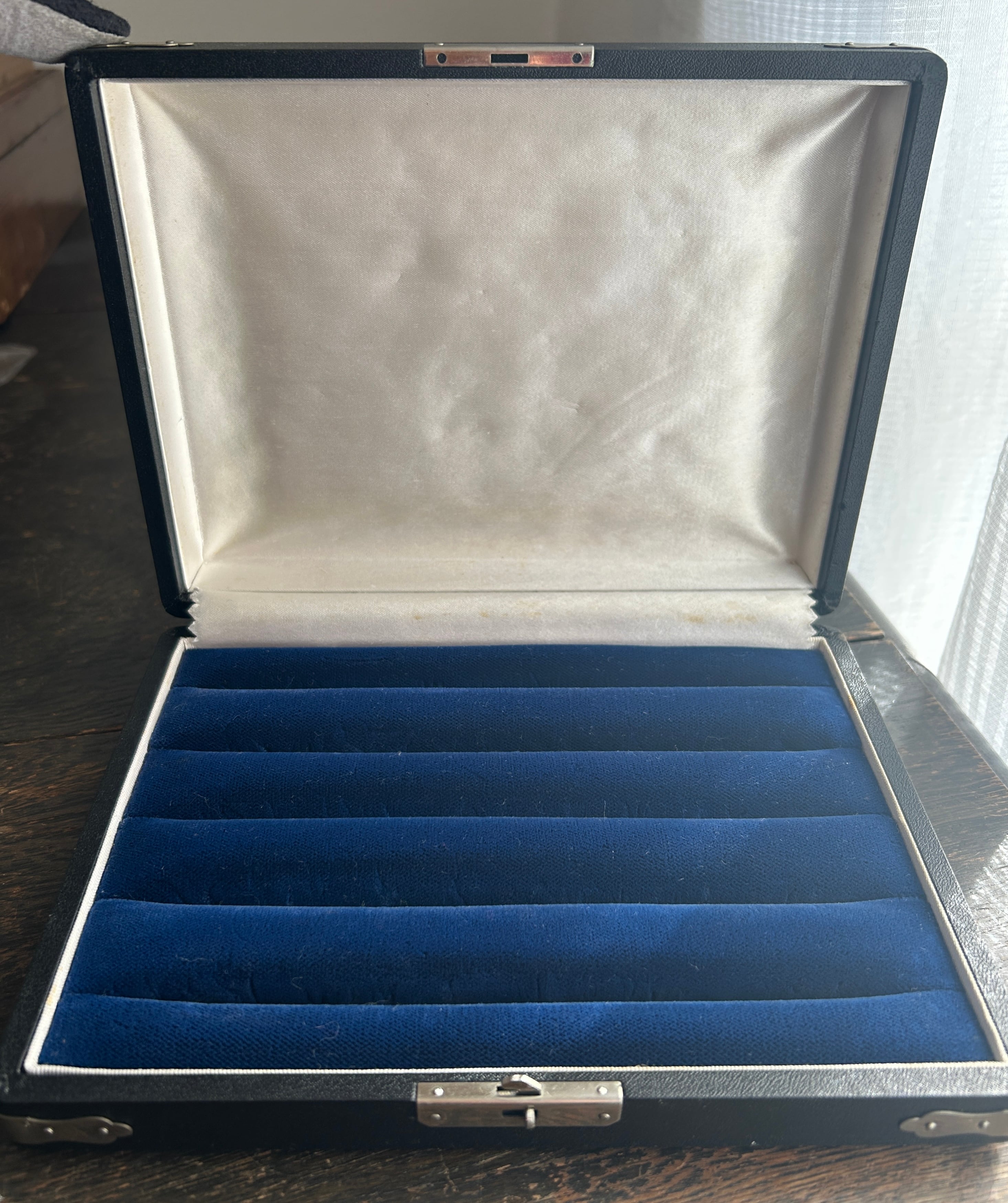 ヴィンテージ　リングコレクションケースD 浅型中、太めリング用