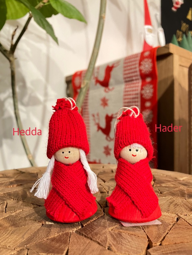 ラッセントレー　木製オーナメント　(レッドのHedda/Hadar)  Larssons tra クリスマスオーナメント