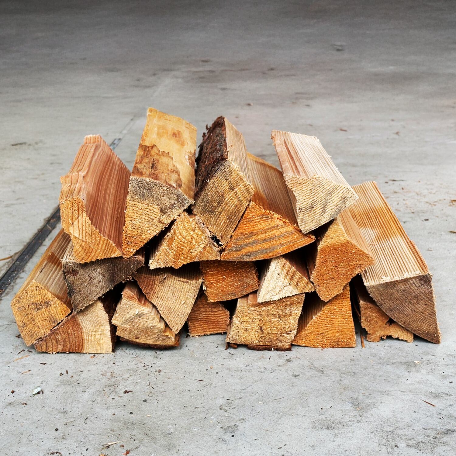 ヒノキ、スギ、針葉樹の薪1㎥ ヒノキ、スギ、針葉樹の薪1㎥