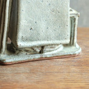 古代ギリシアを感じる、味わいあるフラワーベース