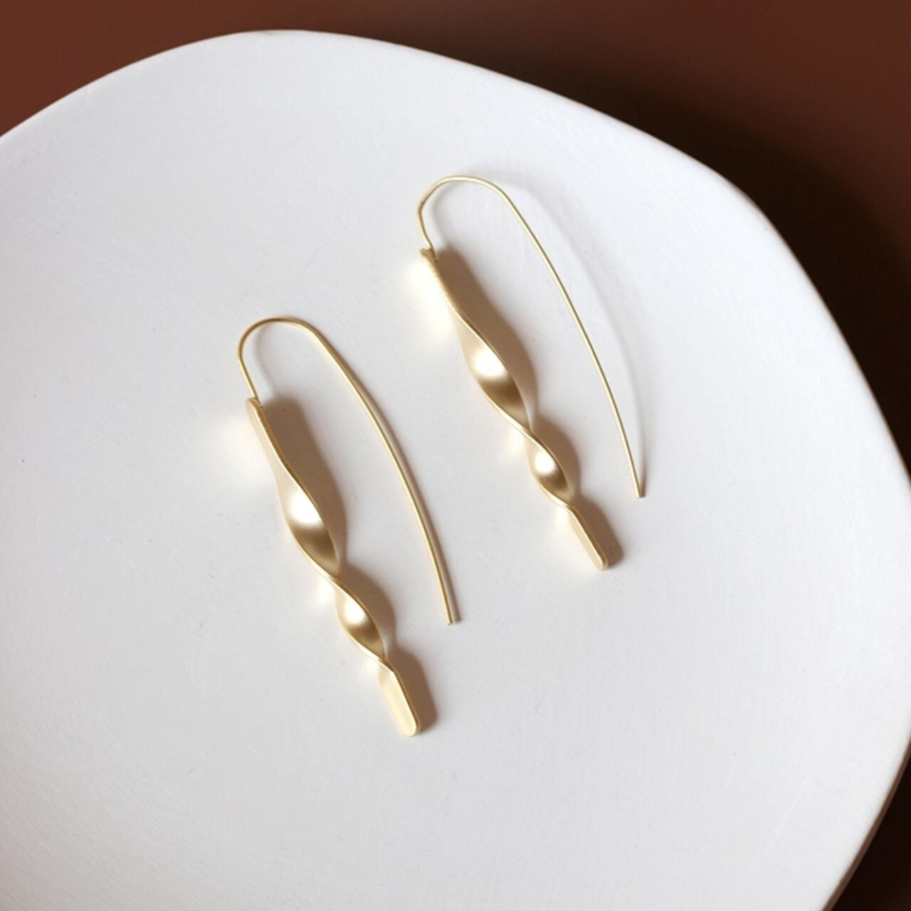 ツイストフックピアス A585