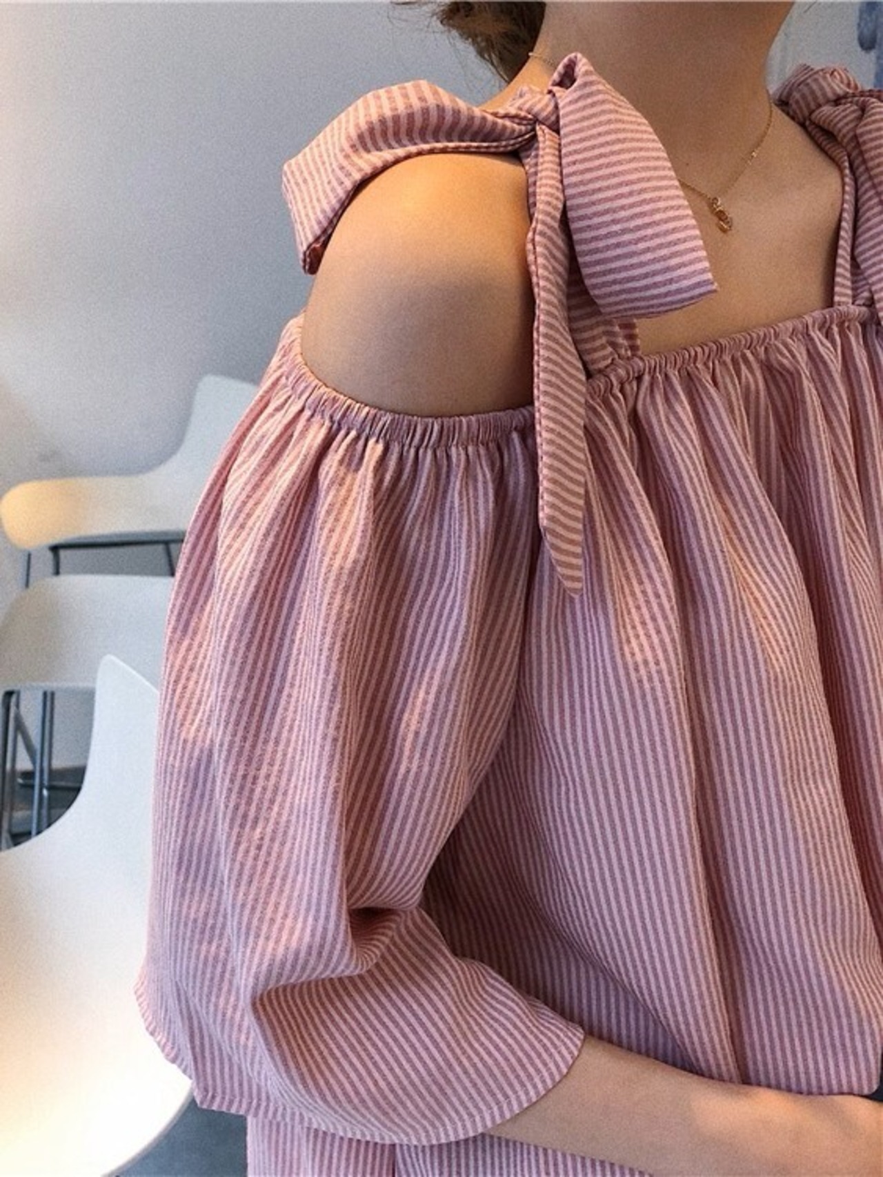 オフショルリボントップス D1374