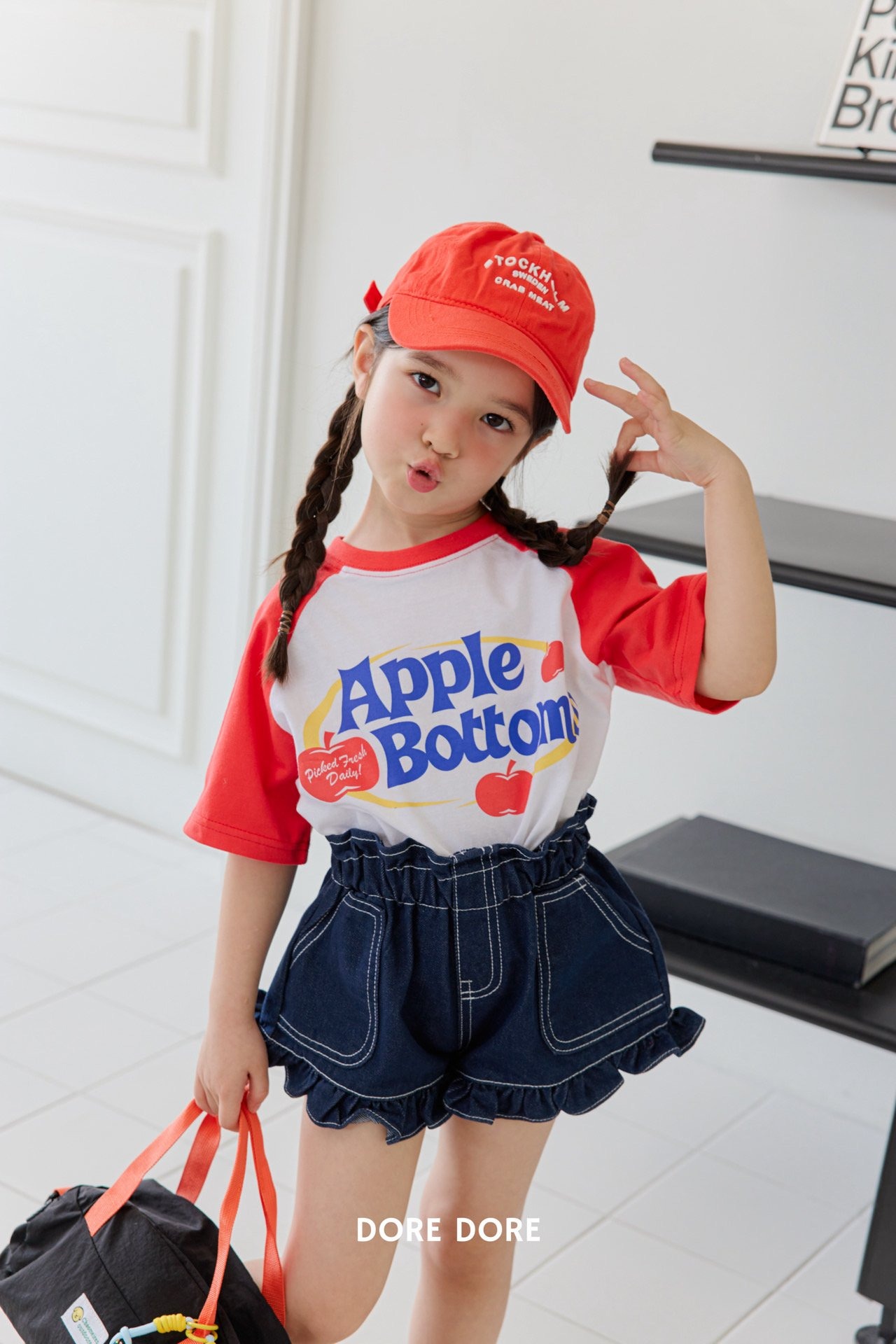 [DOREDORE] Apple Raglan Shirt / [도레도레] 애플나그랑티셔츠