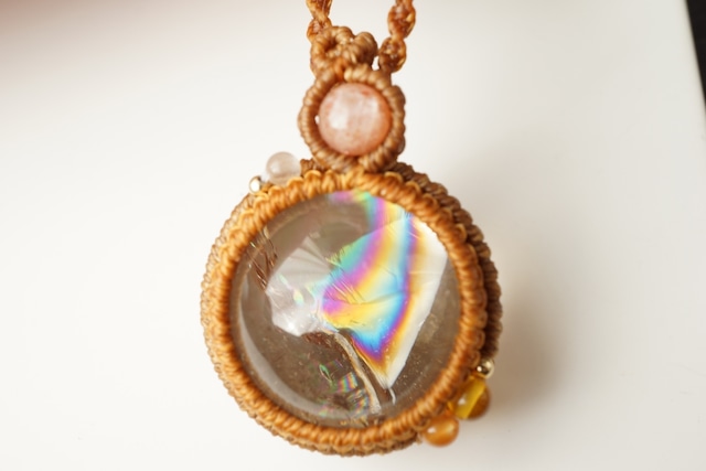 レインボースモーキークォーツ(スモーキーアイリスクォーツ)のマクラメネックレス【一点物】