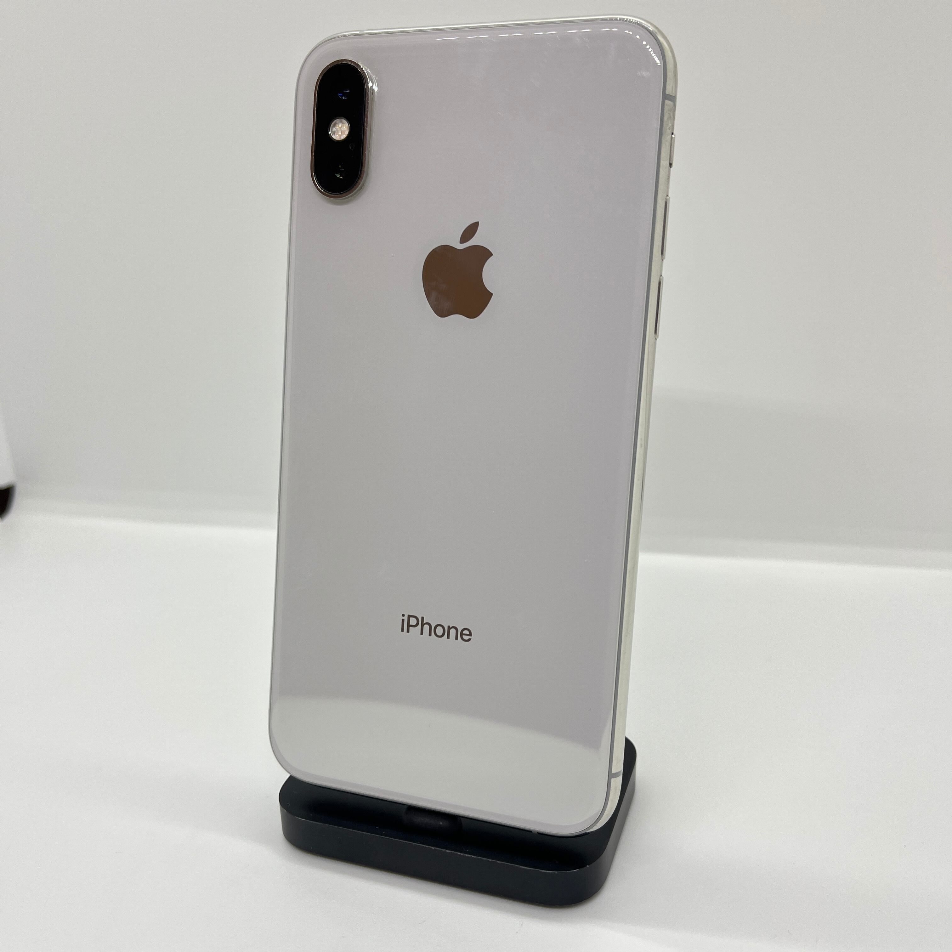 バッテリー最大容量100％】iPhoneXs 64GB ゴールド【SIMロック解除済み