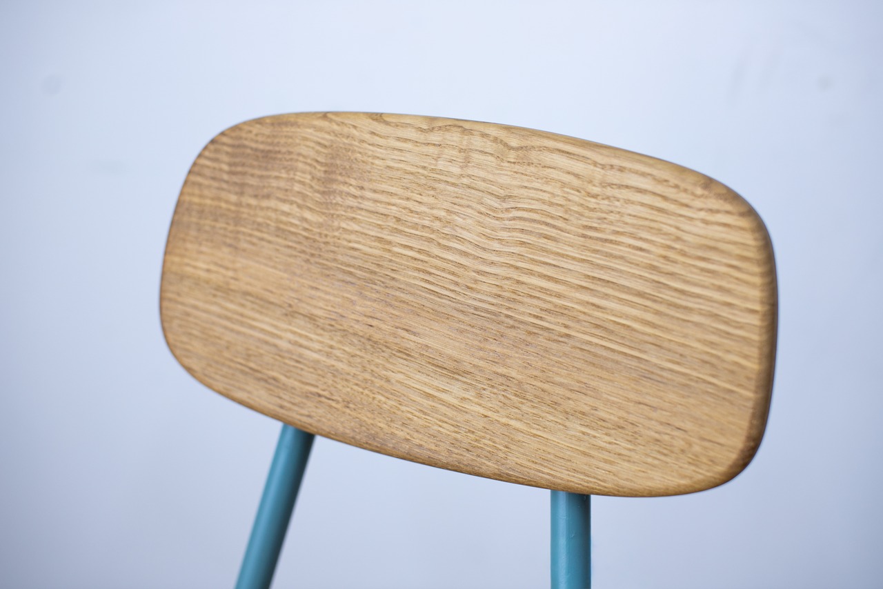 GOOD LUCK CHAIR 010