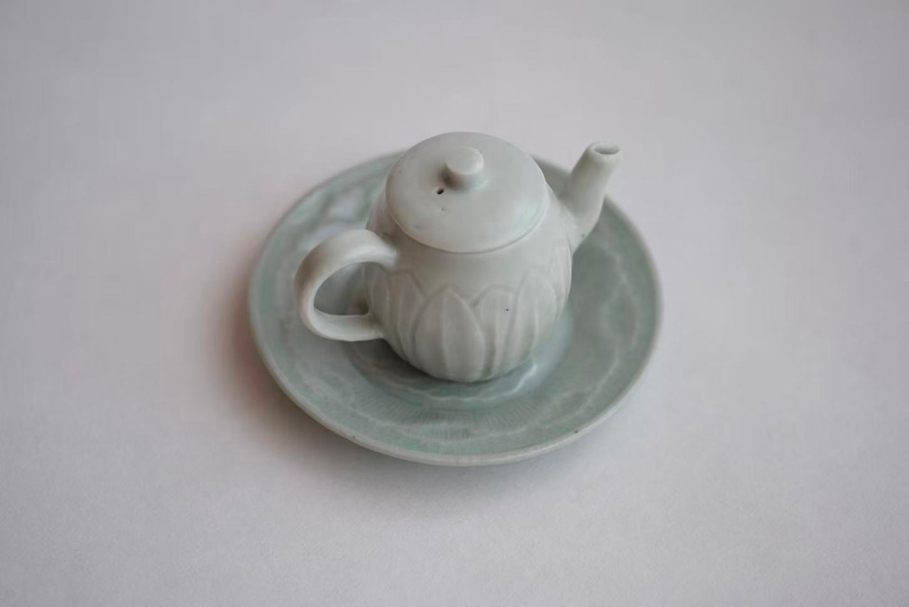 田村文宏 Fumihiro Tamura - 青磁波兎文皿 Celadon plate