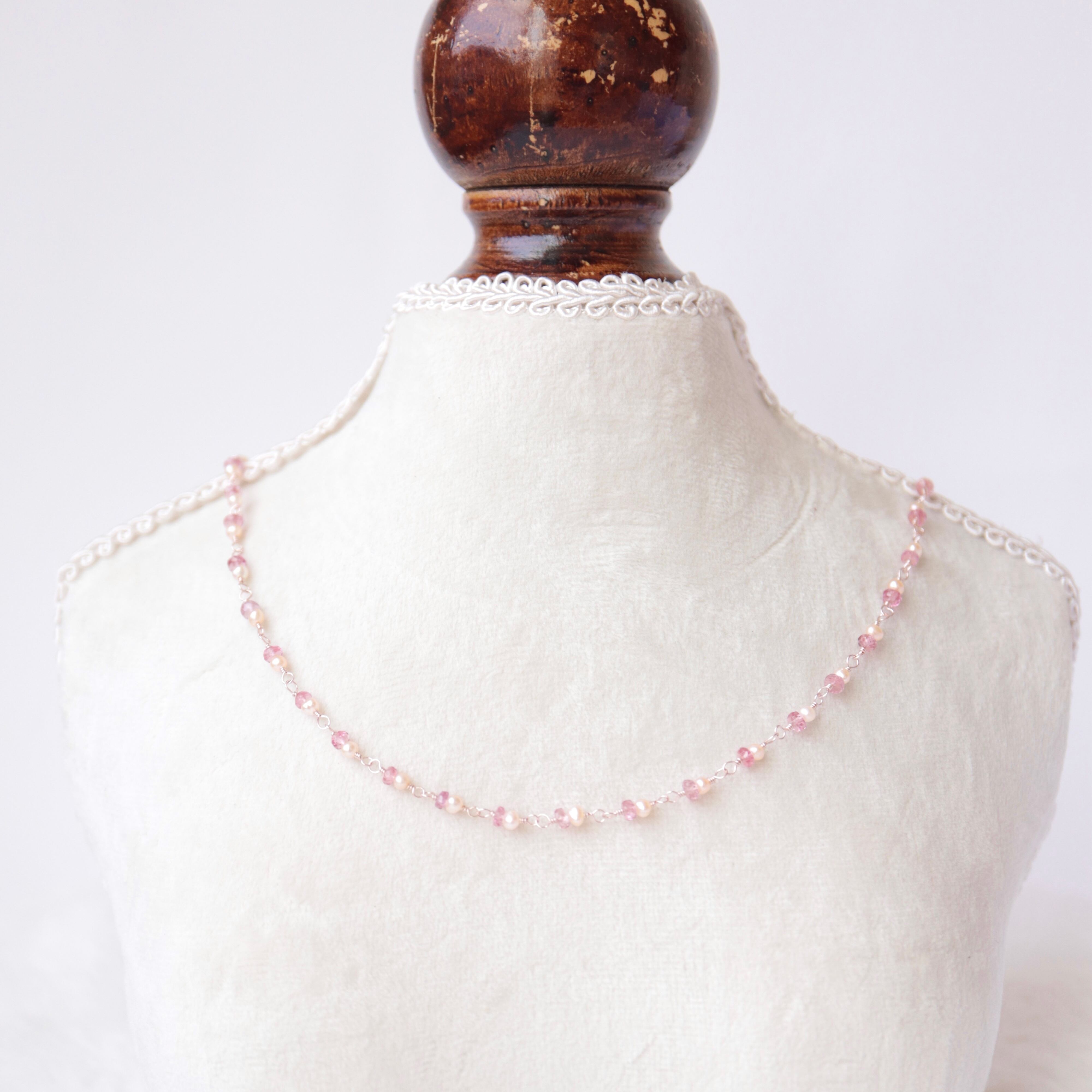 【春を纏う】桜舞う春のきらめき《桜霞(さくらがすみ)》|ピンクトルマリンと淡水パールの華奢見えネックレス