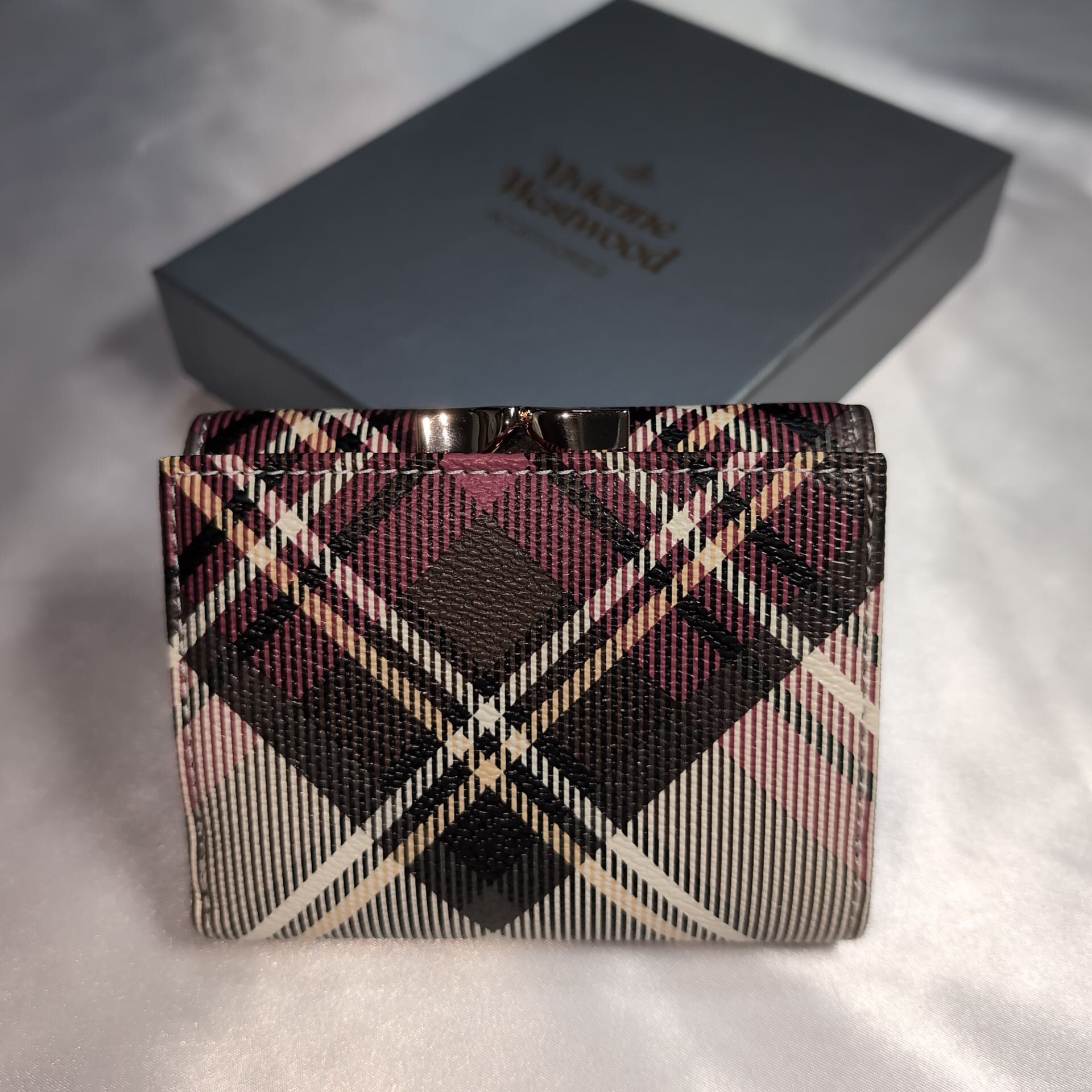 ヴィヴィアンウエストウッド がま口三つ折り財布 マルチカラー | francore