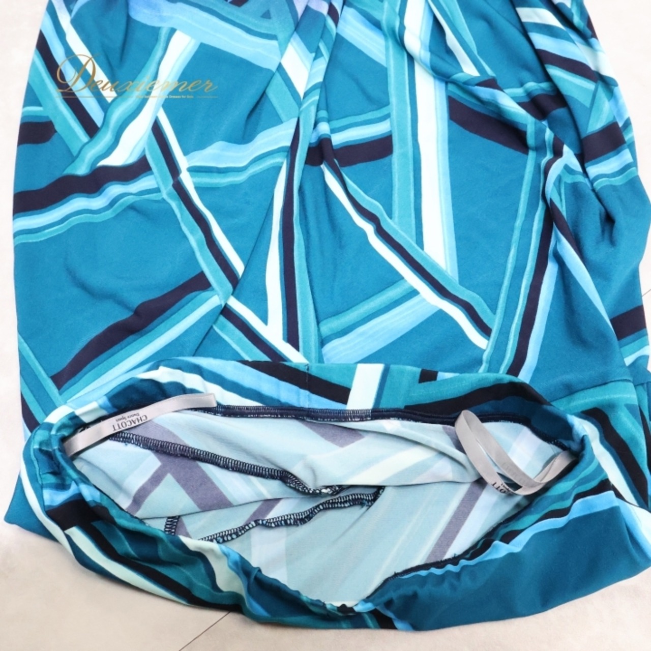 社交ダンス 衣装 チャコット Chacott ツーピース セットアップ 上下セット トップス スカート 青 緑 伸縮 レッスン パーティ 発表会 日本製 グリーン系 ブルー系 ダンスウェア スタイリッシュ 競技用 フォーマル カジュアル 軽量 おしゃれ 美しいデザイン フィット感 伸びる素材 シンプル エレガント 着心地よい レディース 柔らかい素材 落ち着いた色合い 舞台用