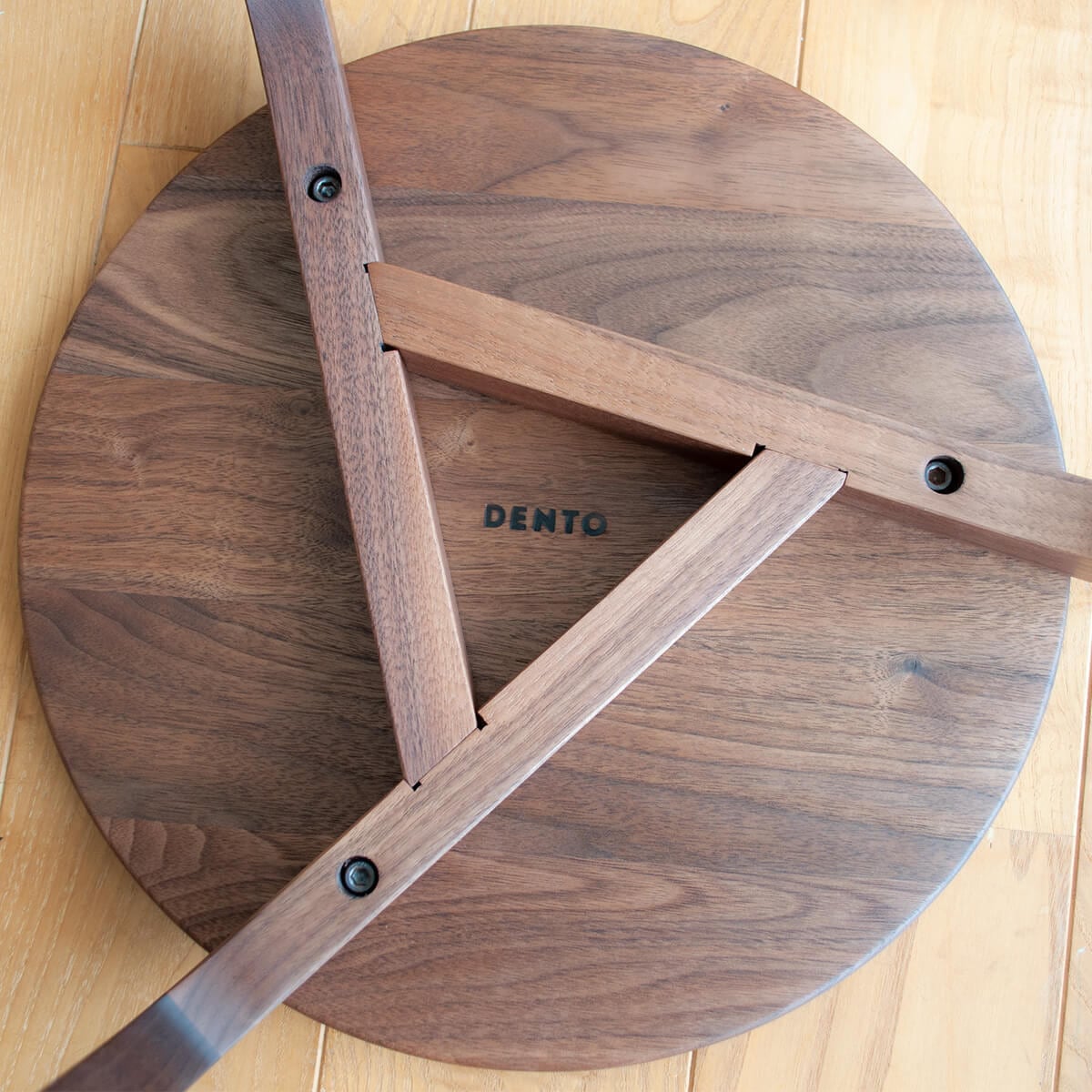 DENTO LISCO STOOL 3本脚 ウォールナット | Have Fun Furniture