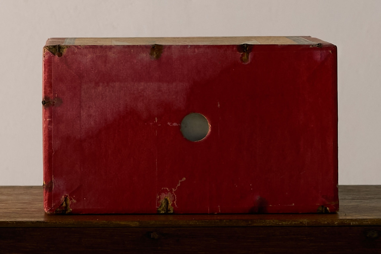 大仏堂の赤い薬箱引き出し