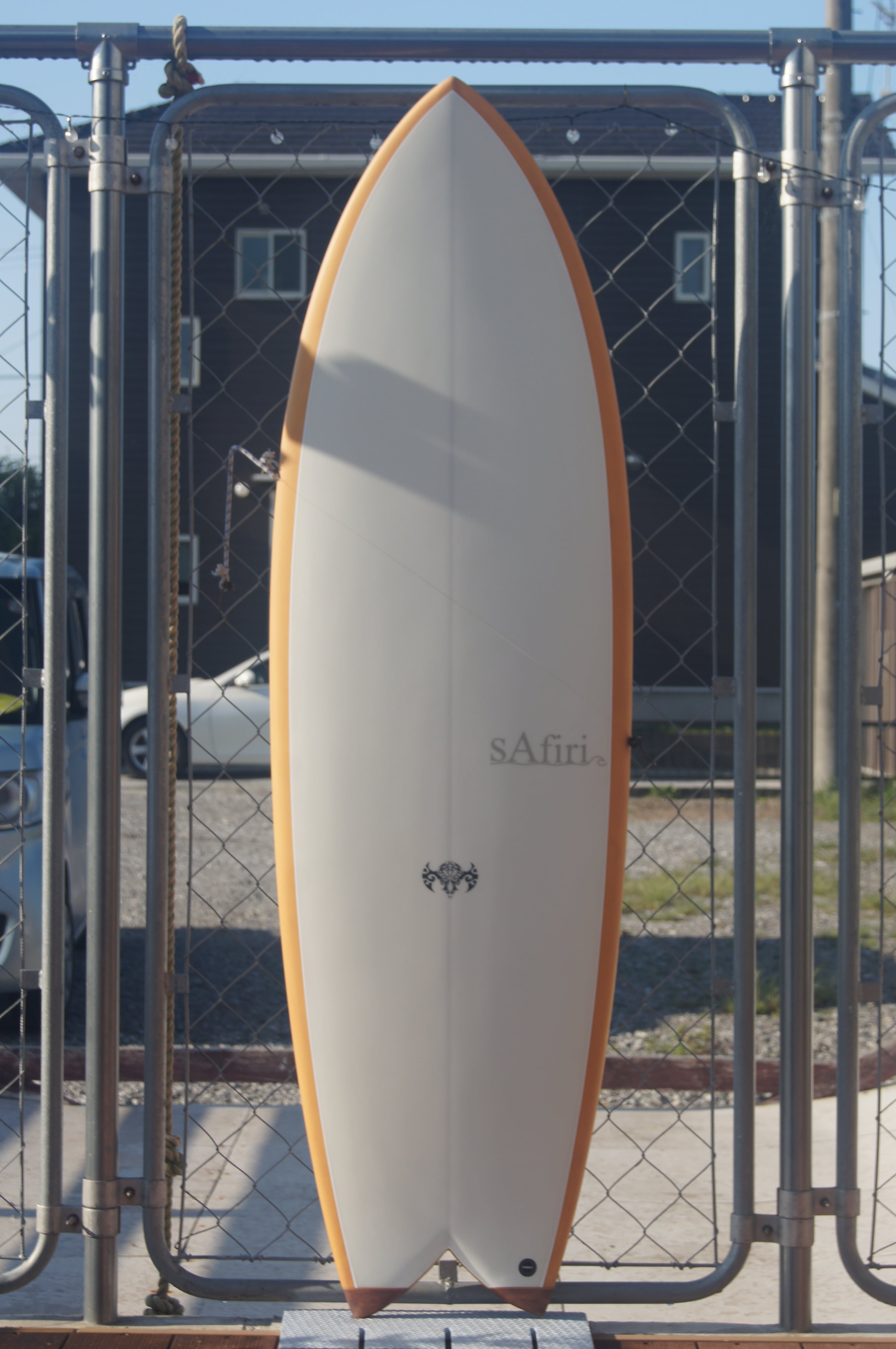 送料込 EPSボード 荒っぽく サーフボード Safiri 5'6” 送料込 EPSボード 荒っぽく サーフボード Safiri 5'6”