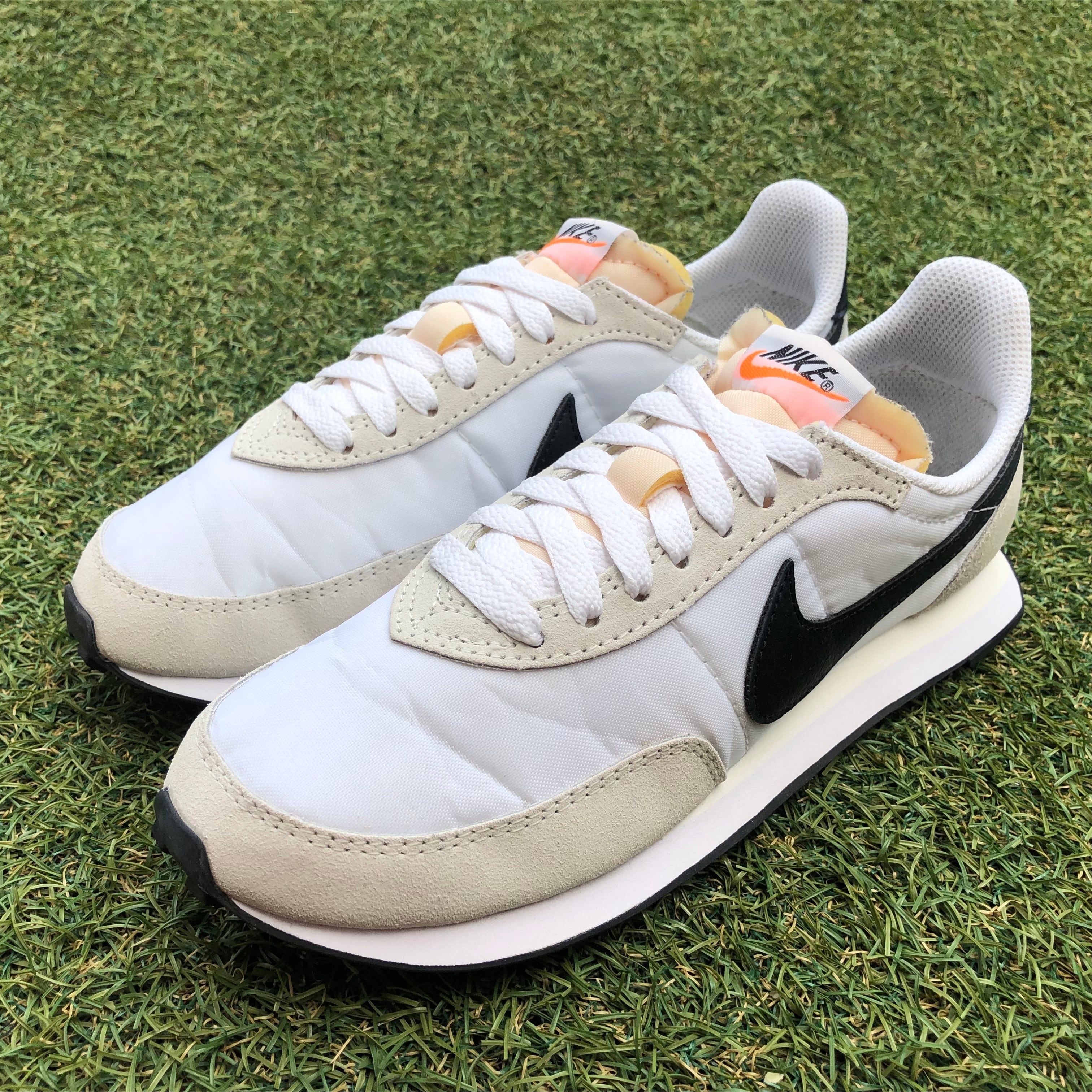 ナイキ ワッフルトレーナー2SP （NIKE（ナイキ）の「NIKE WAFFLE