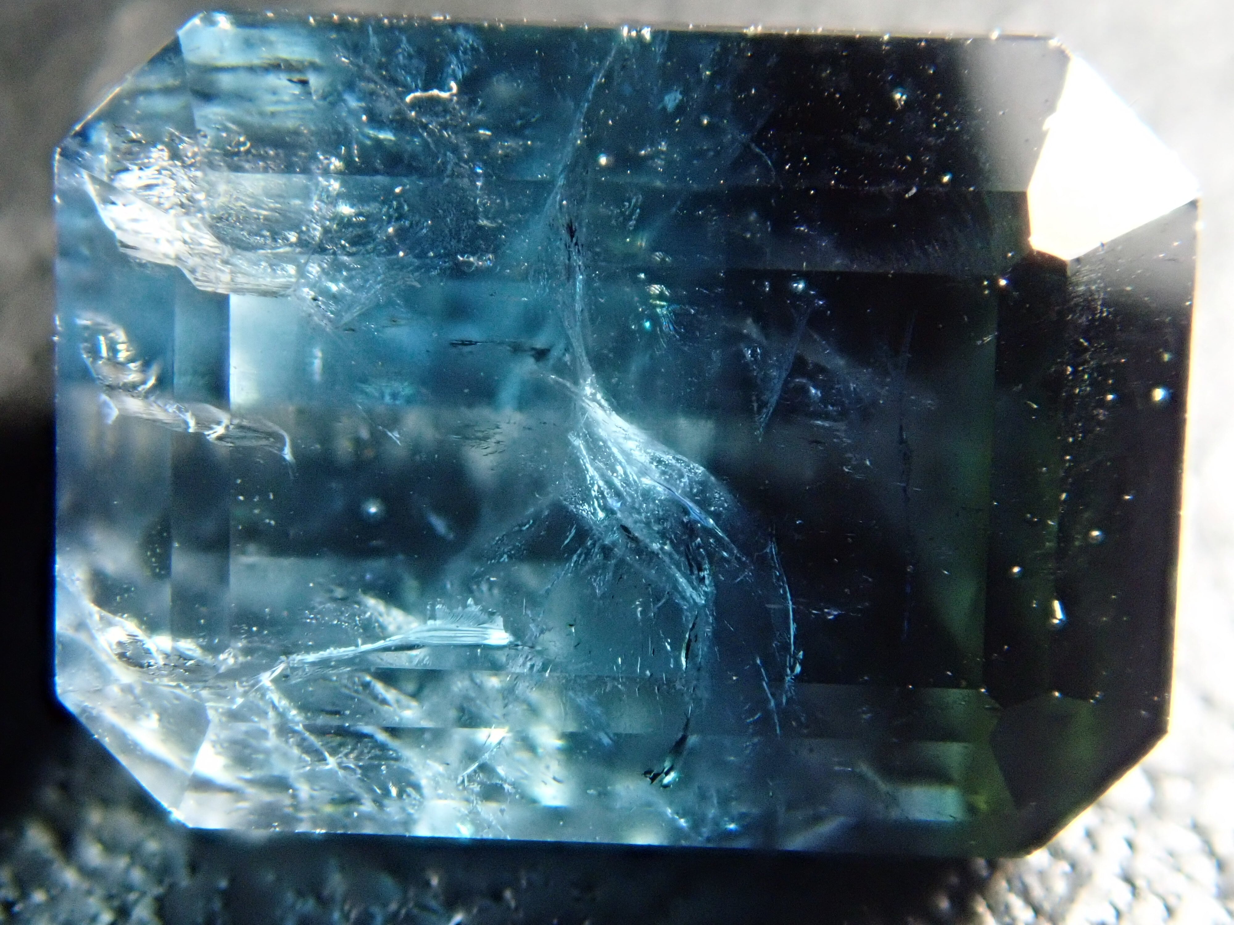 アフガニスタン産バイカラートルマリン 2.117ct