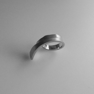 Cat’s Whisker Ring