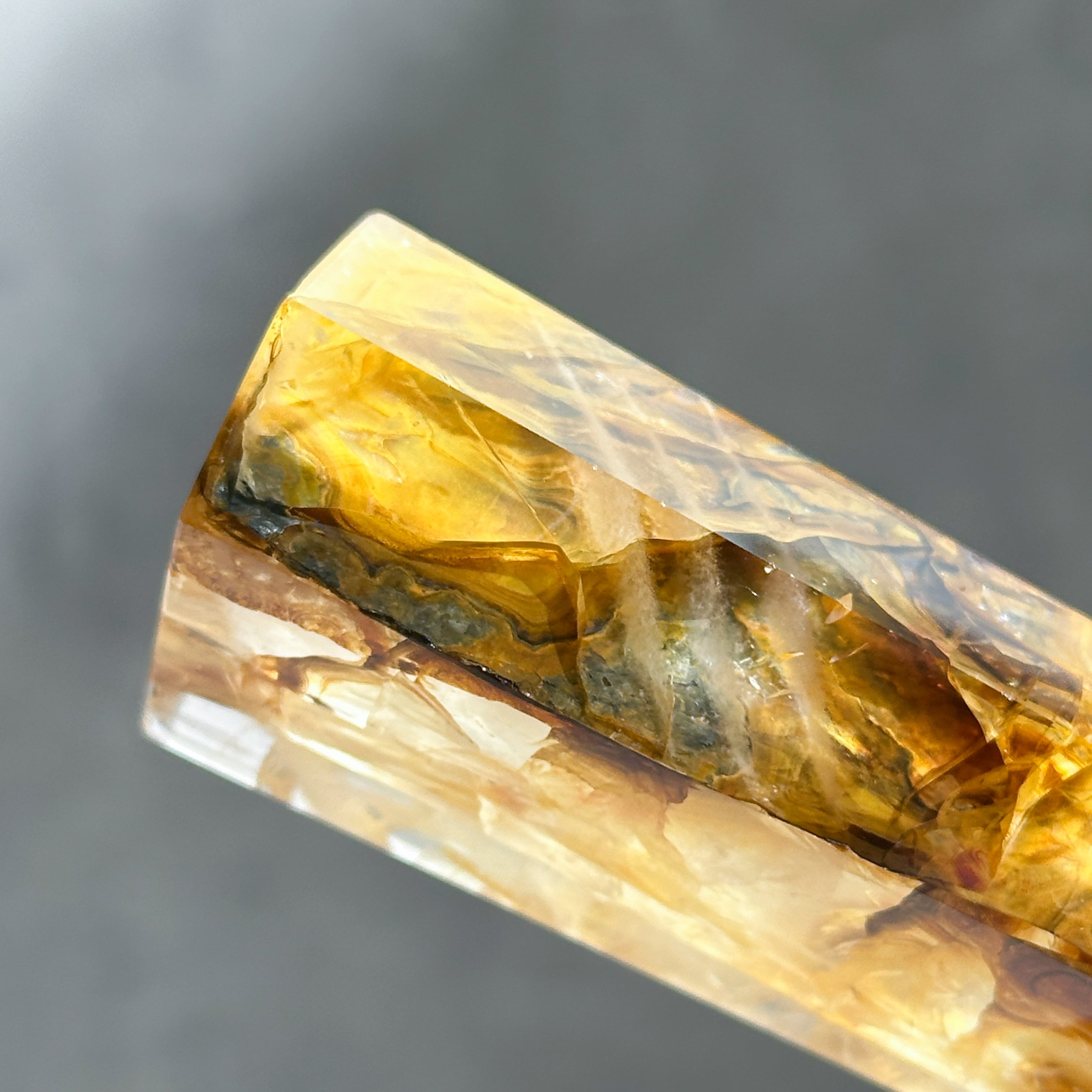 ミナスジェライス産ゴールデンヒーラー タワー72◇ Golden Healer