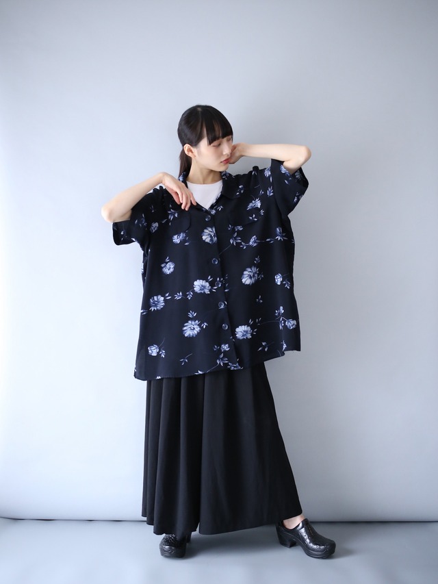 "花柄" black base blue flower pattern box silhouette open collar h/s shirt