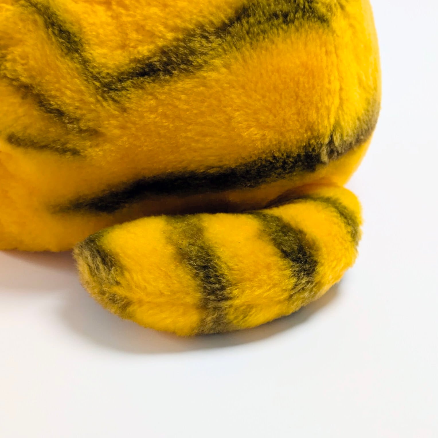 VINTAGE 1980年代初期 ☆【 Garfield ( ガーフィールド ) 】『 ガーフィールド / おすわり左向きM 』ぬいぐるみ プラッシュ plush 1980年代年製 〚アメリカン雑貨 アメトイ〛