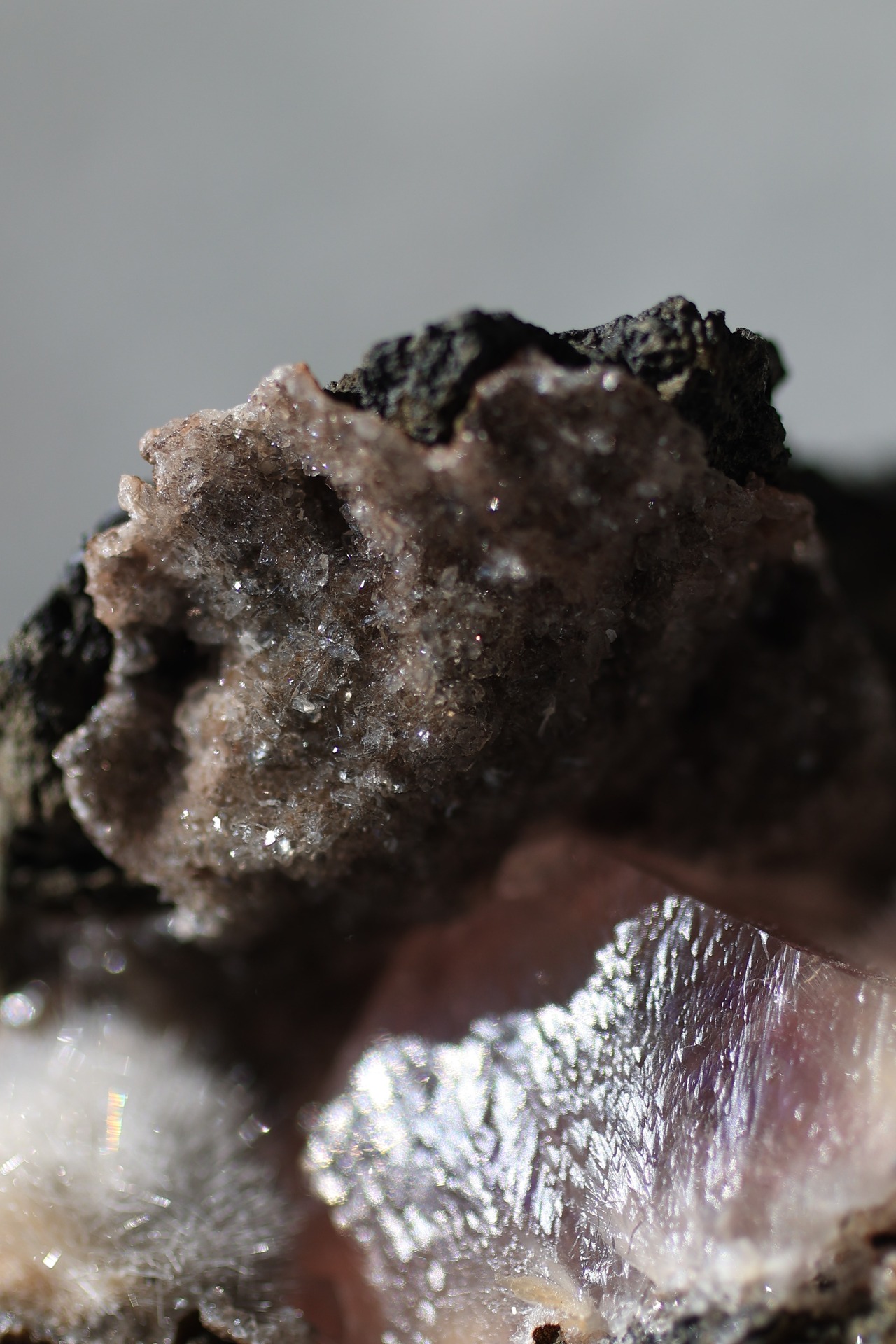 レッドカルサイト「希望の燈」Calcite × Mesolite ◇ 天然石・鉱物・パワーストーン・原石 | st00396