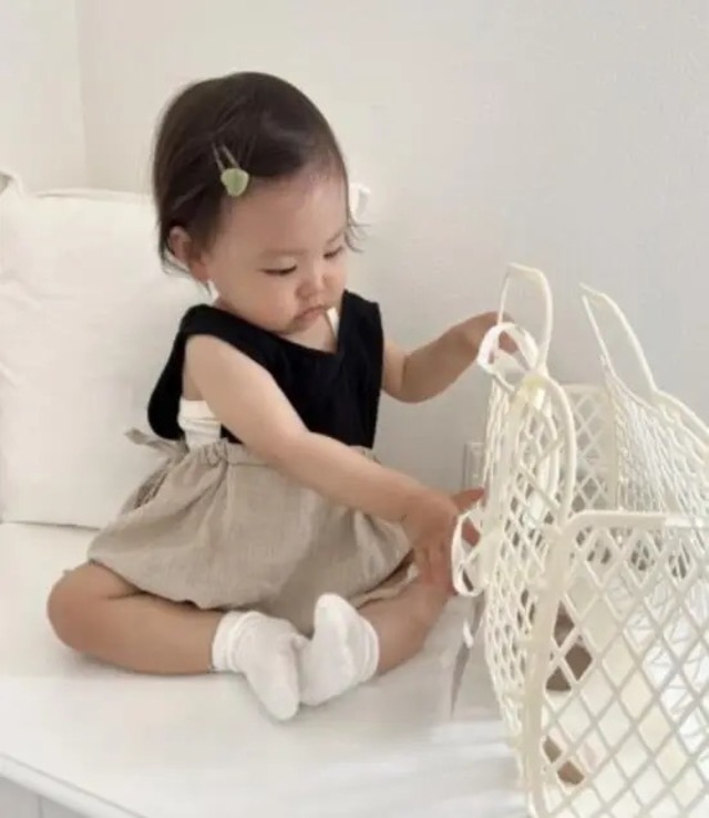 【取寄】サイドリボンがポイントのバイカラーロンパース