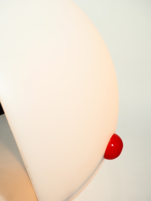 1989 Touch-sensitive shade lamp in black