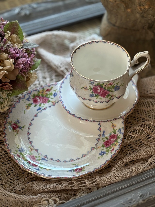 英国アンティーク  H.M. WILLIAMSON & SONS トリオ 1910年頃 ブルーバード 希少 テーブルウェア