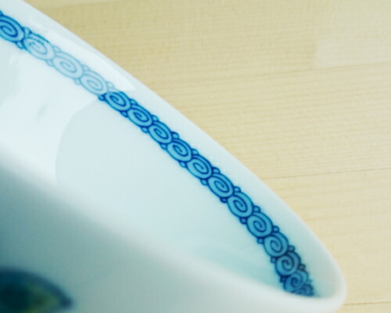 有田焼　お茶碗　桜唐草　【大・小】 9-018