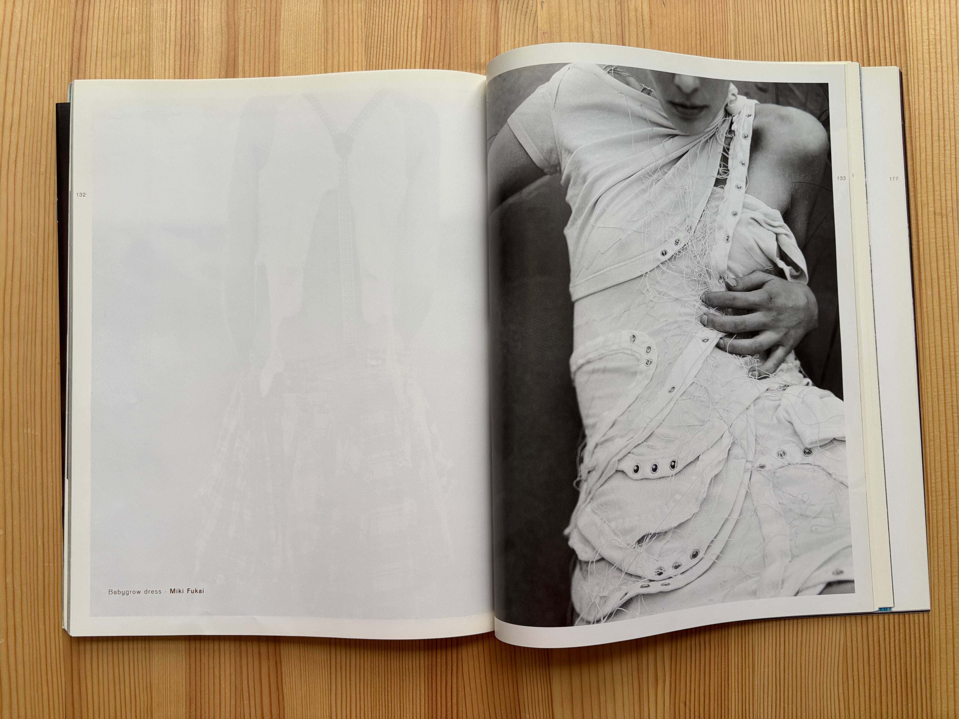 3122 N°C magazine featuring Hussein Chalayan | 帽子堂