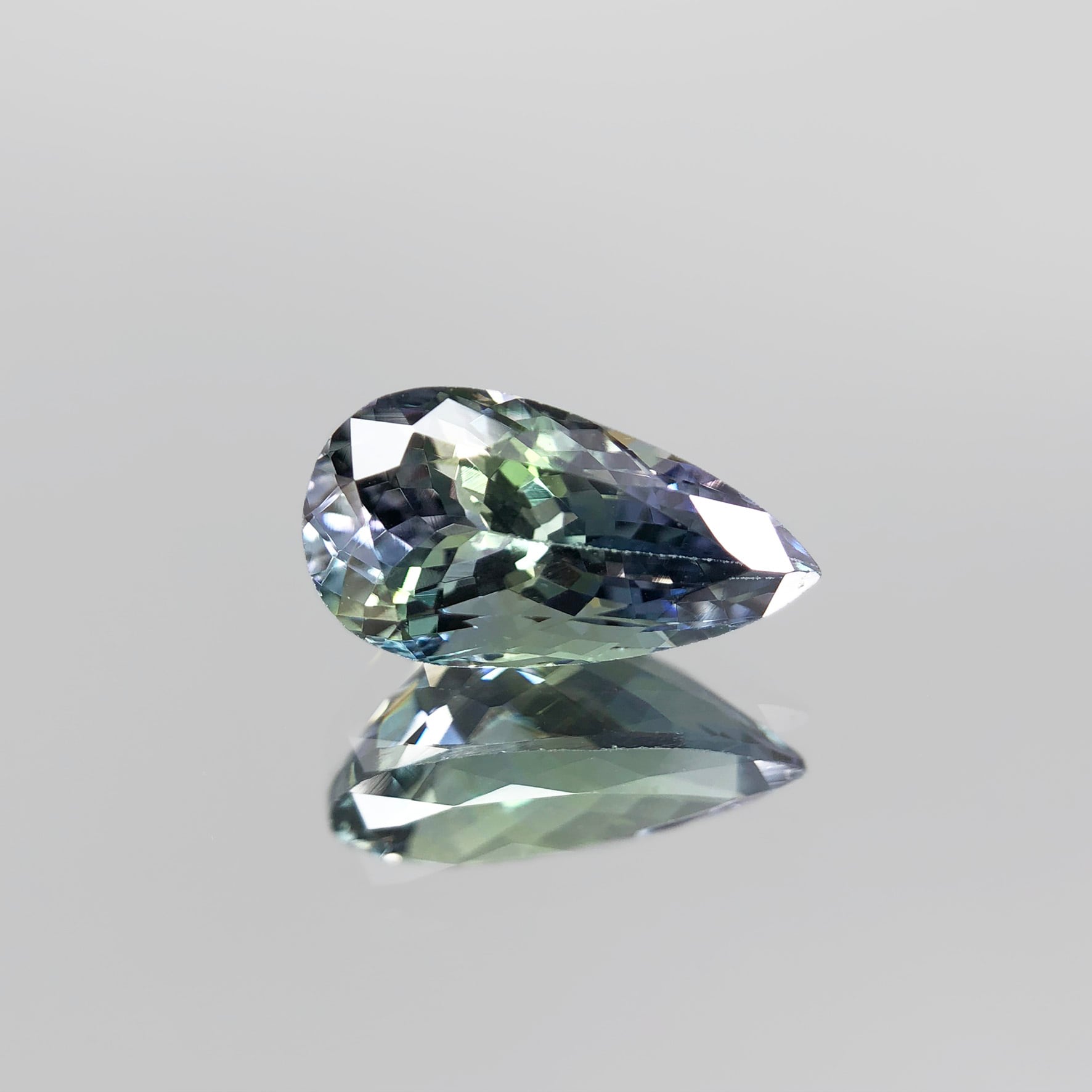 ソ付 非加熱タンザナイト 3.117ct ルース ペアシェイプ バイ ソ付 非加熱タンザナイト 3.117ct ルース ペアシェイプ バイ
