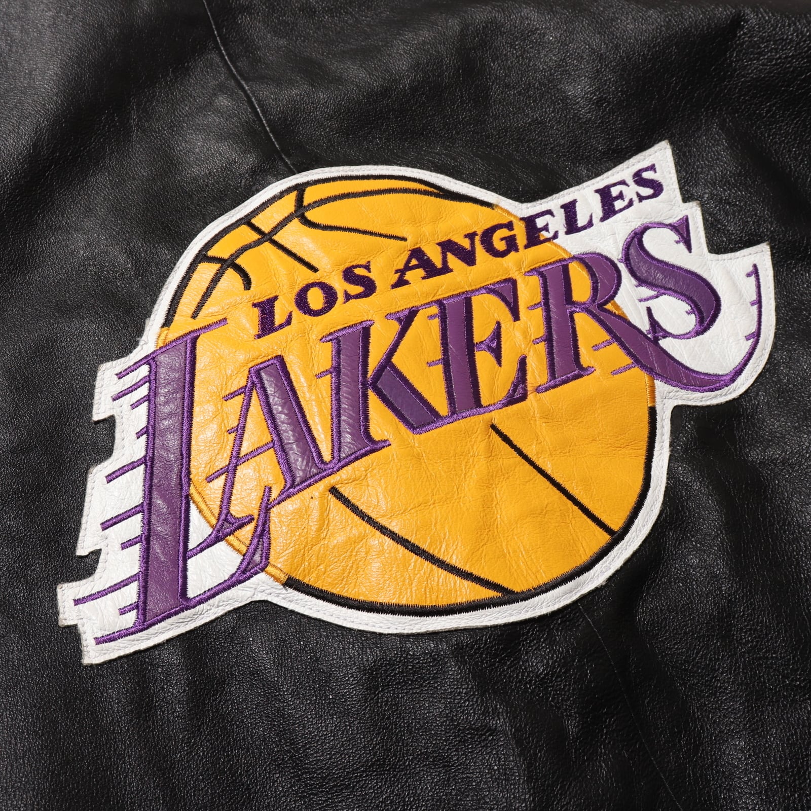 美品 XL Los Angeles Lakers 総刺繍 本革 レザージャケット レイカーズ ...