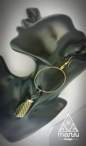 Gold circle Black ribon earrings