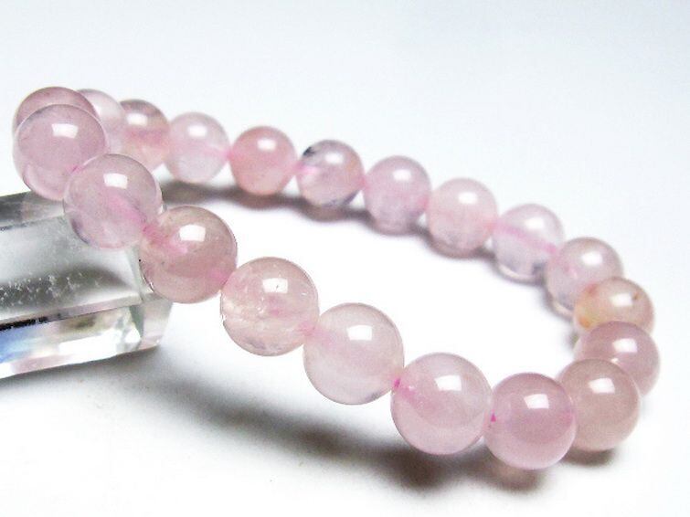 鶴　額入り　ローズクォーツ　水晶　珊瑚　エメラルド？ 鶴 額入り ローズクォーツ 水晶 珊瑚 エメラルド？