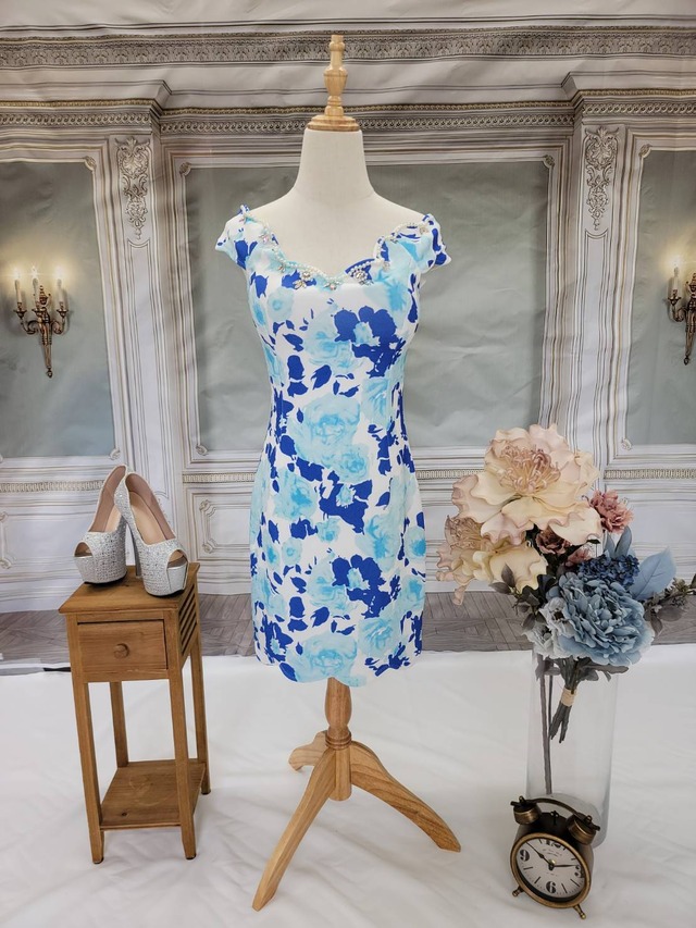 パール飾りビジュードレス