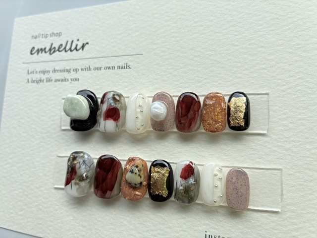 サイズ固定14本セット ディープレッド×翡翠ヒスイサザレのモードネイルチップ