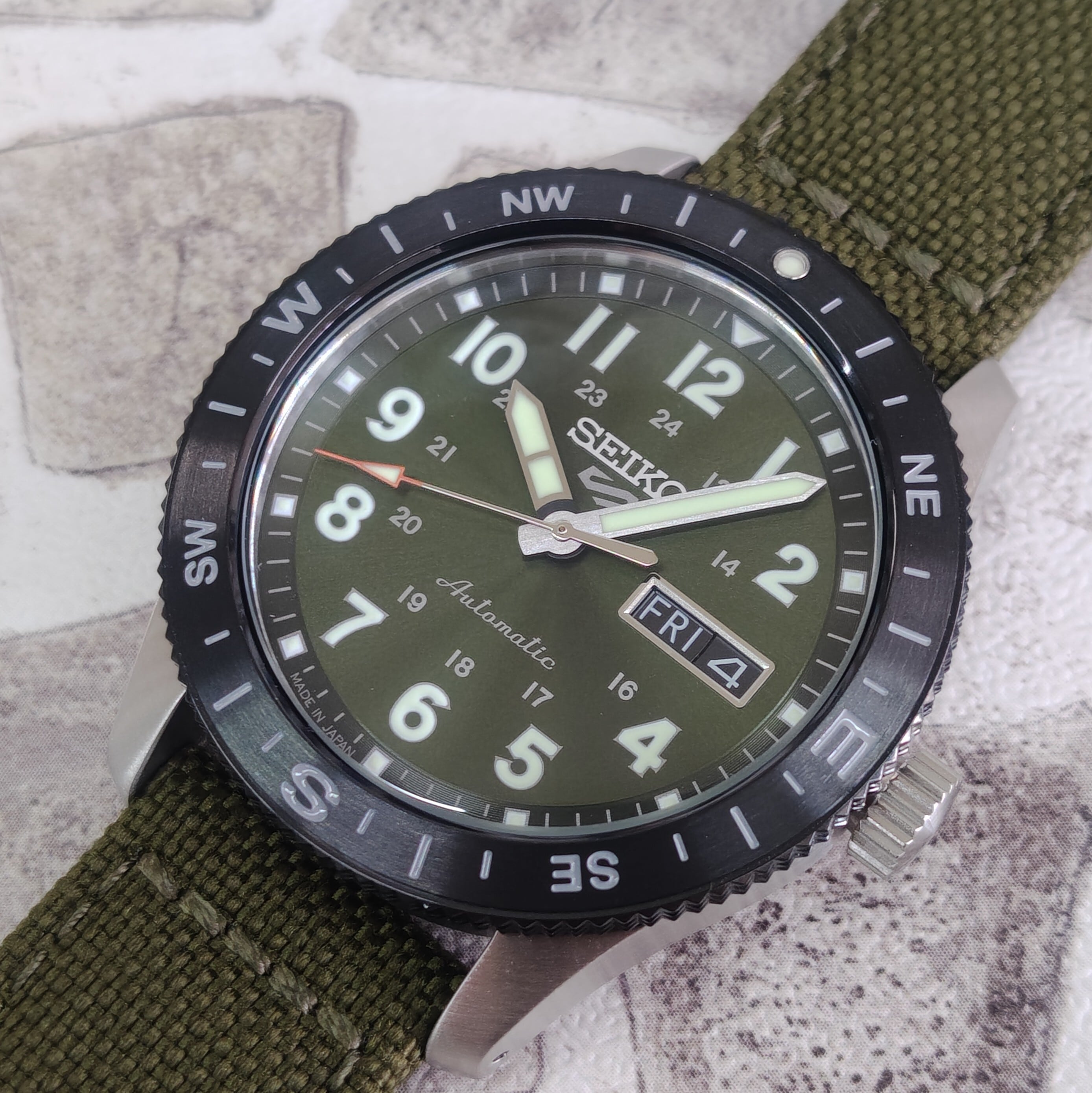 SEIKO セイコー 5SPORTS 5スポーツ HDB008J Field series 4R36搭載