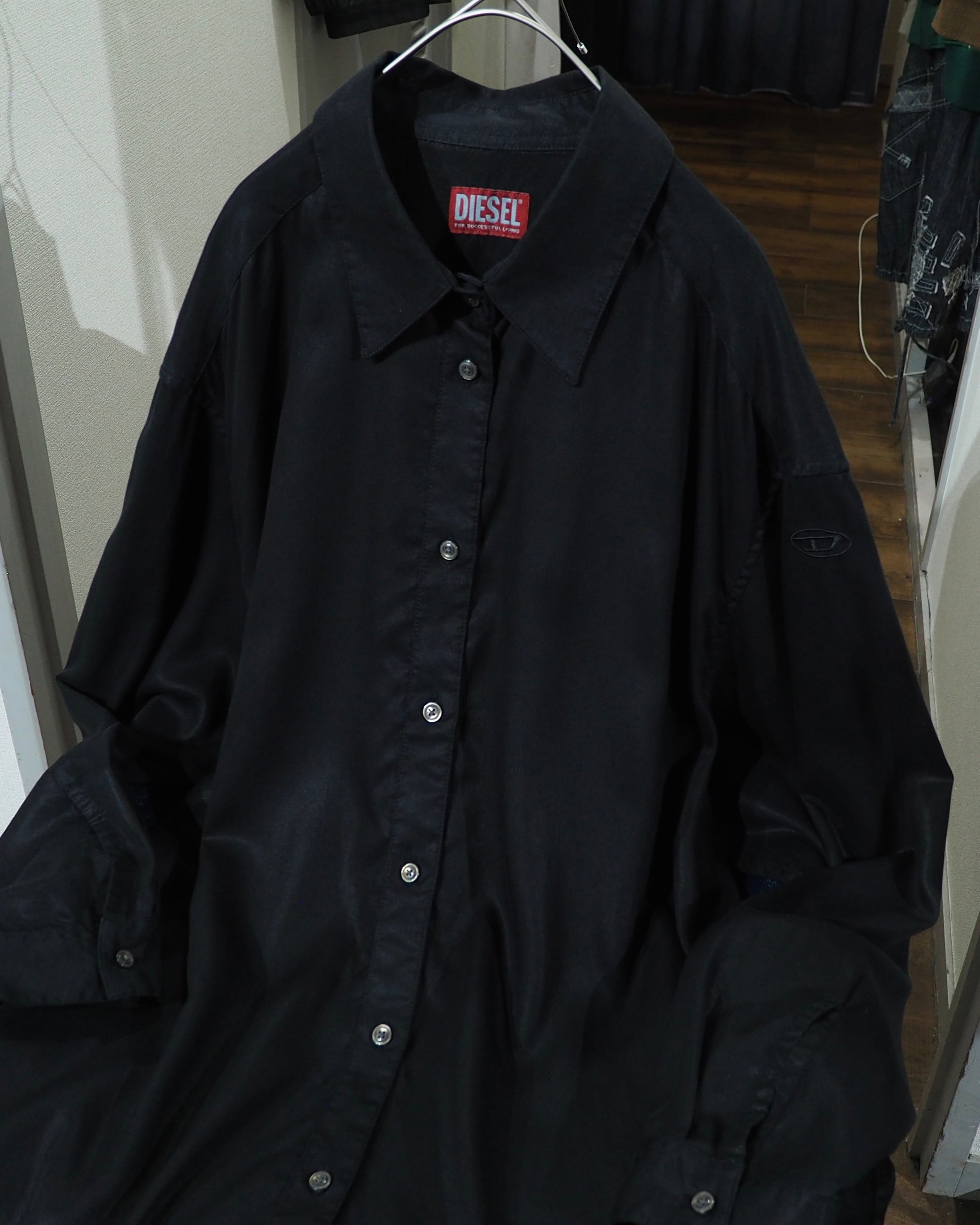 " DIESEL " D ‐ Logo Embroidery Black Drape Over Silhouette Shirt