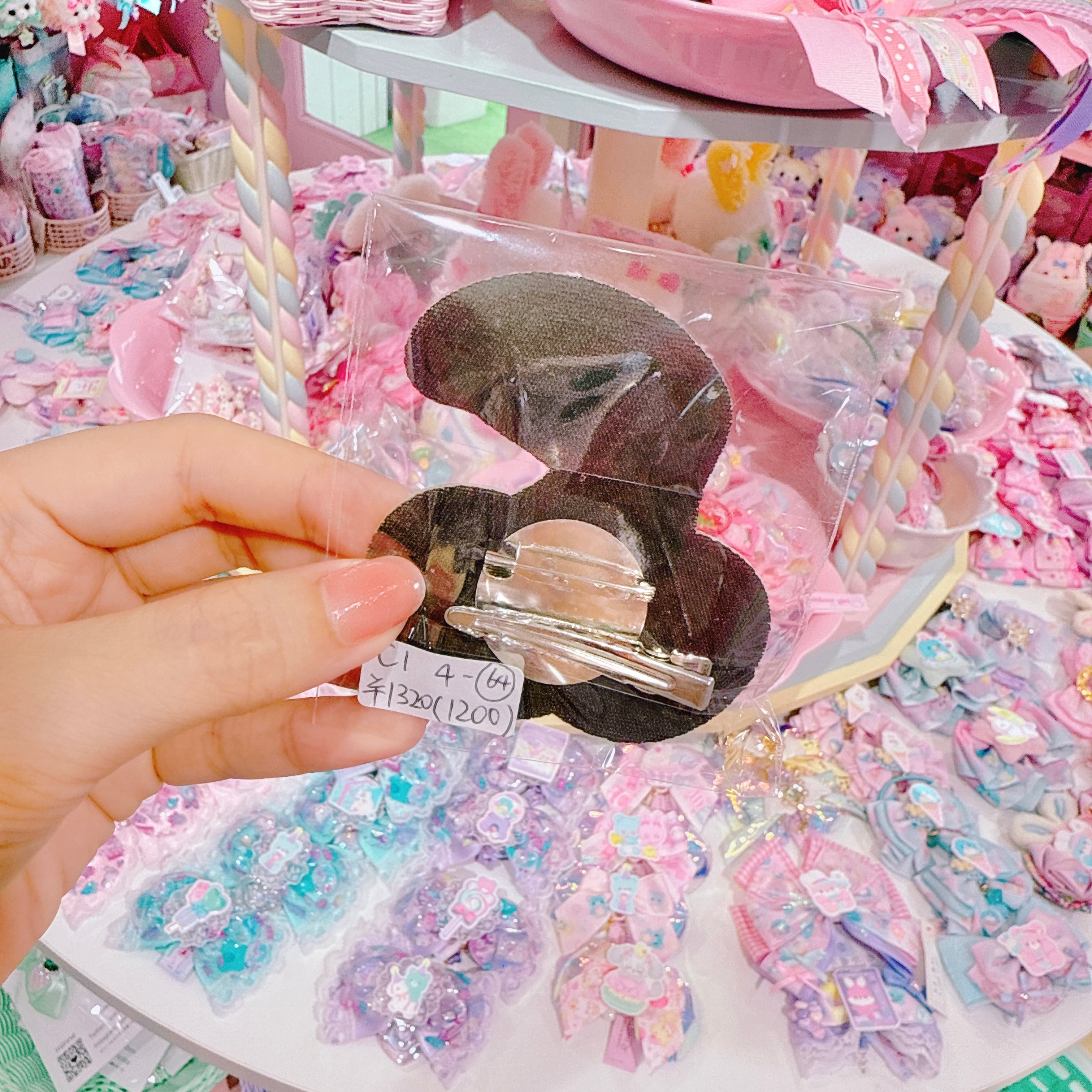 【C1】4-64クリップブローチ