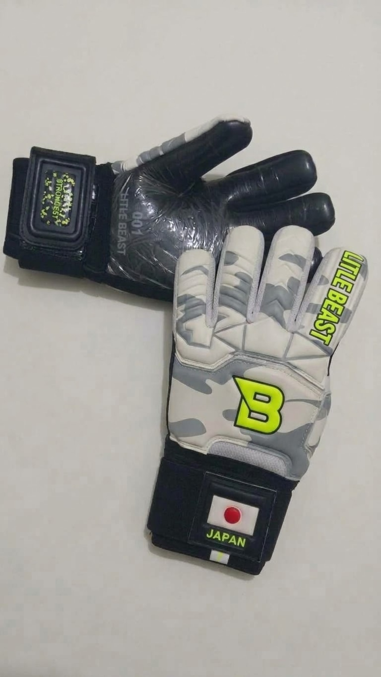 「最強ジュニア専用GKグローブ:JAPAN 001」CAMO WHITE