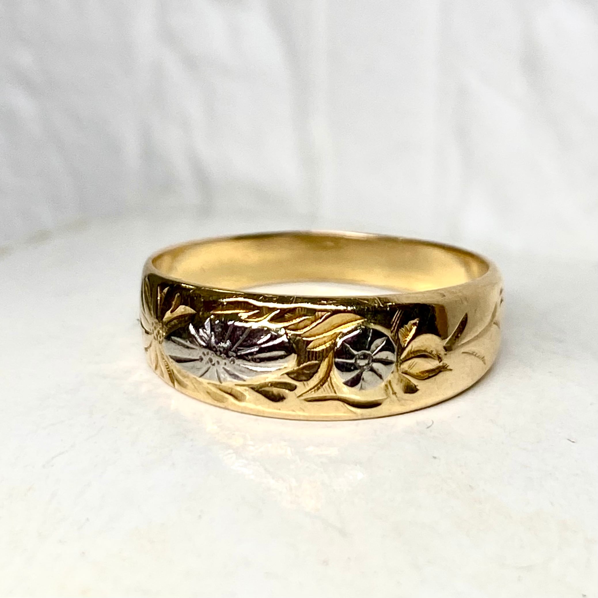 菊 和彫り 記念指輪 日本製 入手困難