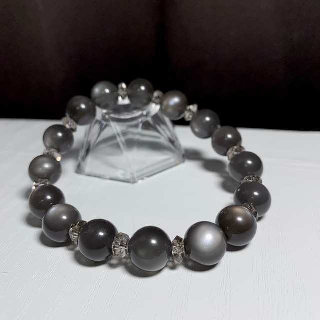 希少なブラックムーンストーン デザインブレスレット
