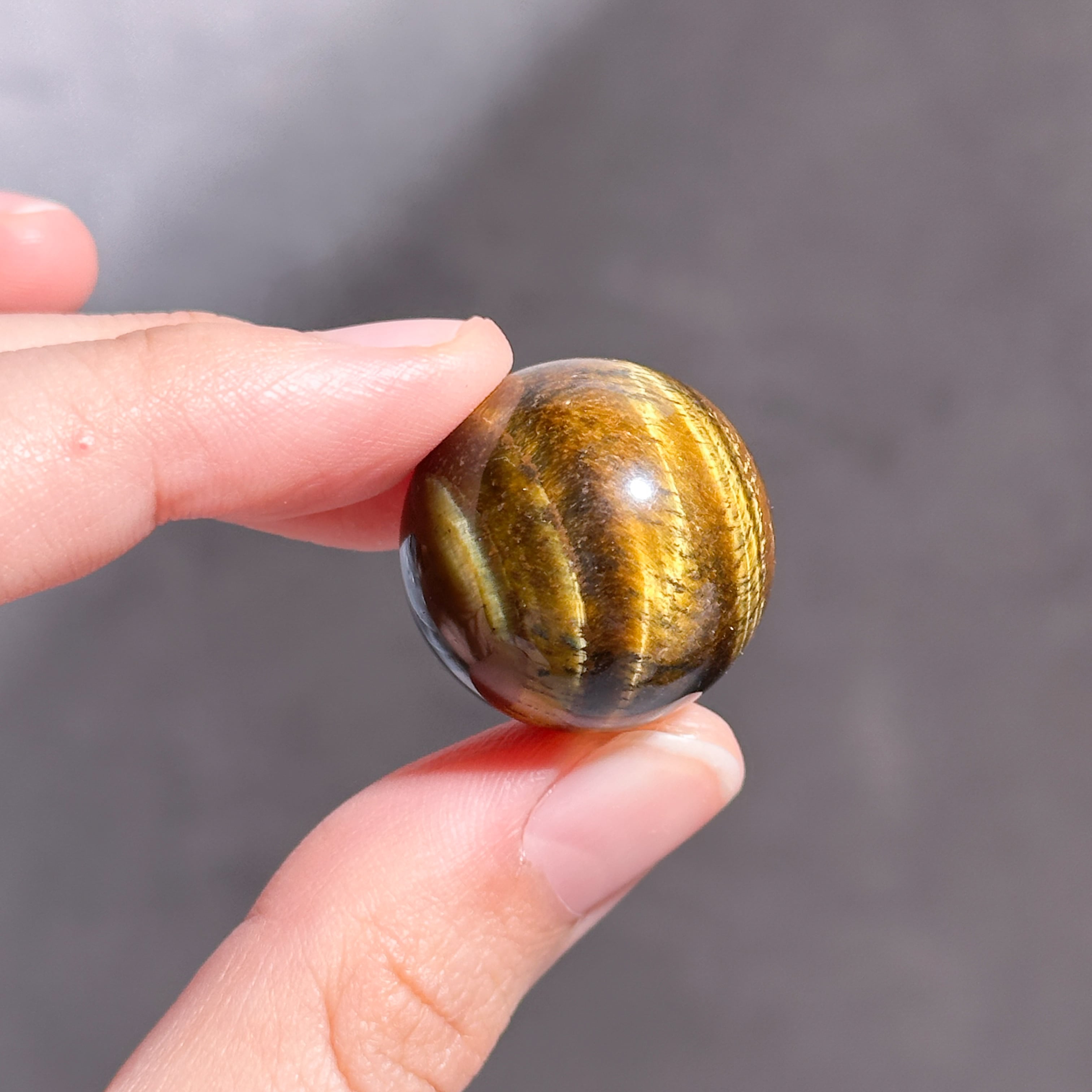 天然石　アイアンタイガーアイ　フレイム　炎　タケノコ⭐️2261 タイガーアイ スフィア（丸玉）54◇ Tiger's eye ◇天然石・鉱物