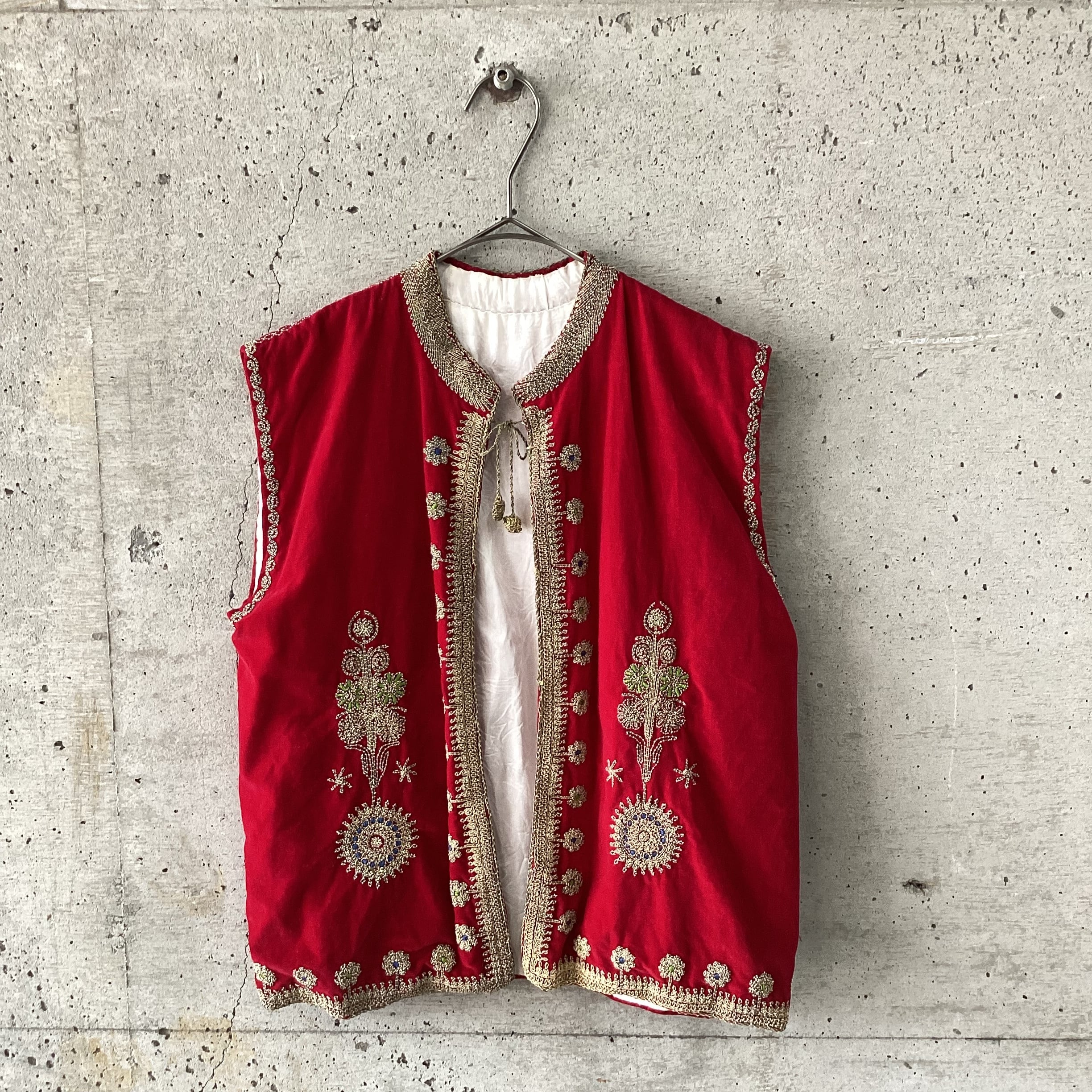 Red velvet embroidered vest