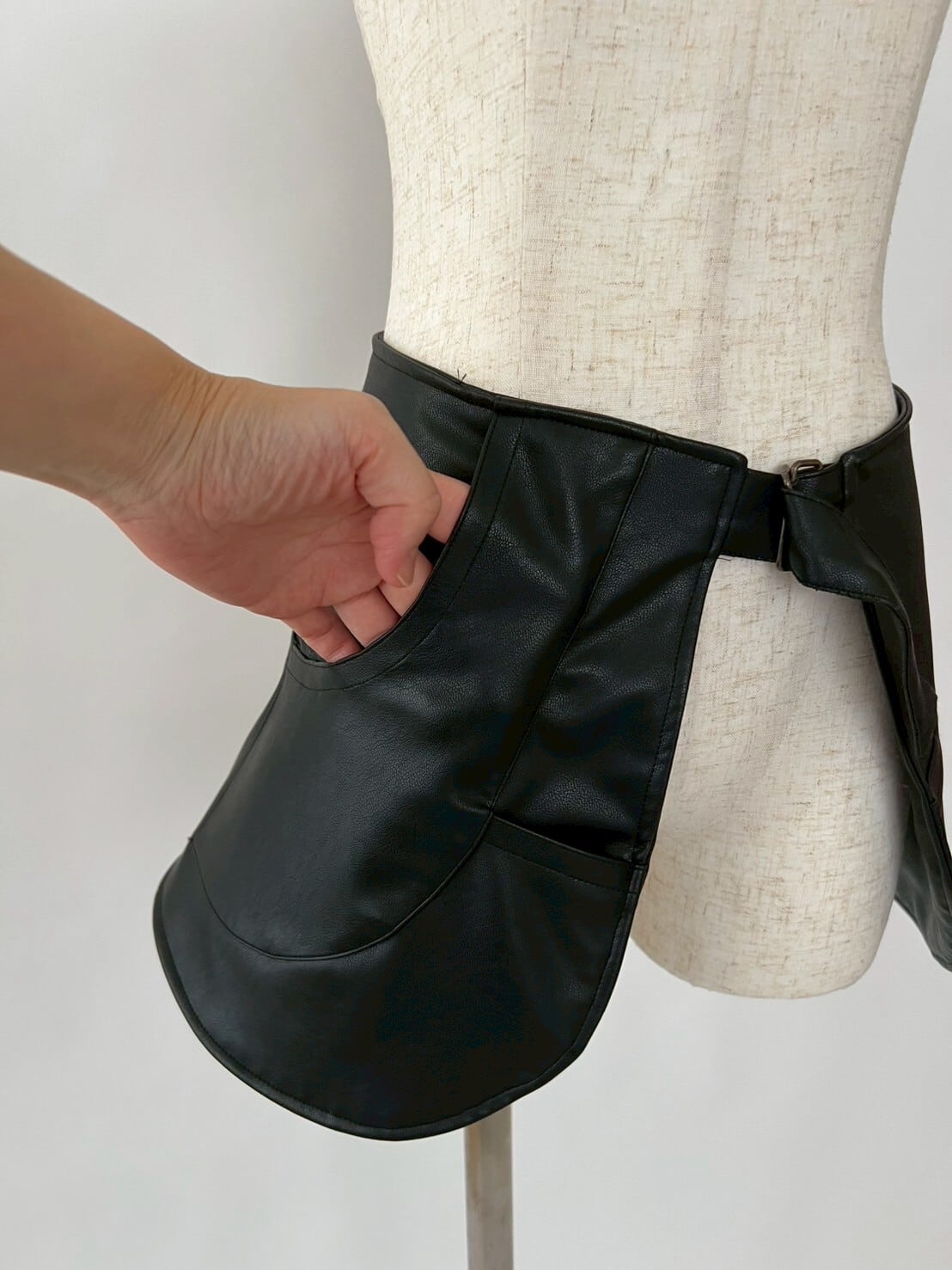 クロップドエプロンスカート Cropped apron skirt | ANNIK