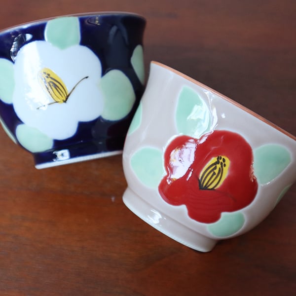 波佐見焼 仙茶 釉彩椿（ルリ・ピンク）4-091 | MARUFUKU utsuwanohana