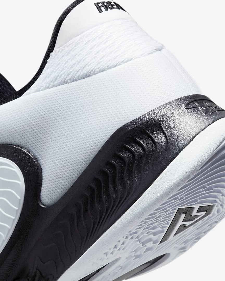Nike Zoom Freak 4 Team ヤニスアデトクンボ | PAY ID
