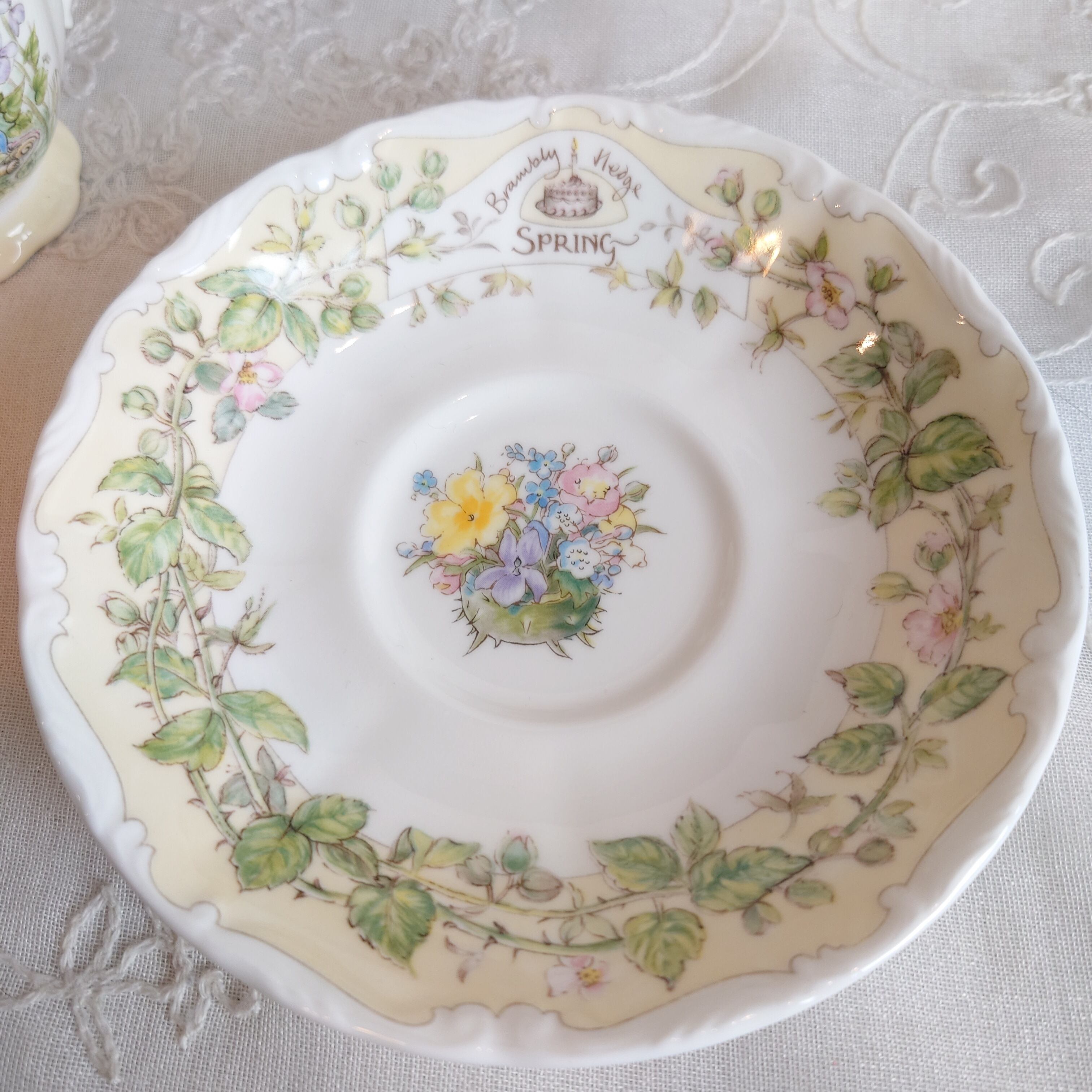 ロイヤルドルトン ブランブリーヘッジ カップ＆ソーサー 四季シリーズ