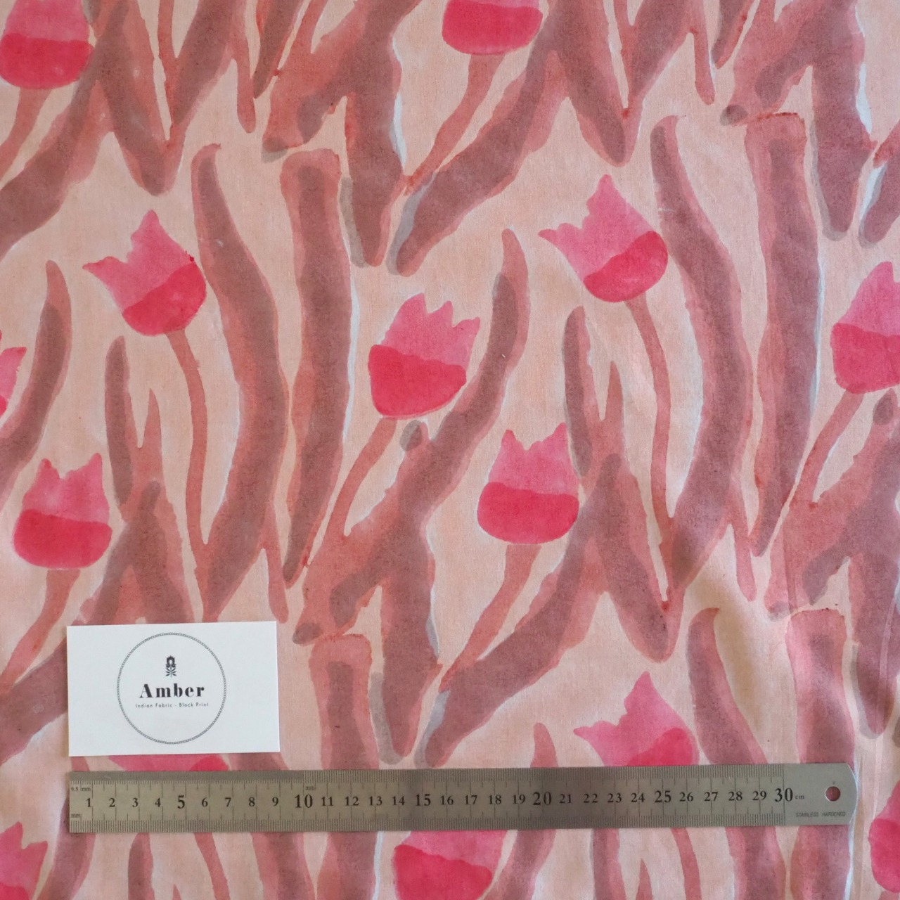 ブロックプリント生地【50cm単位】インド綿  片耳デザイン付き チューリップ柄 コーラルピンク×ブラウン #51114-PK1