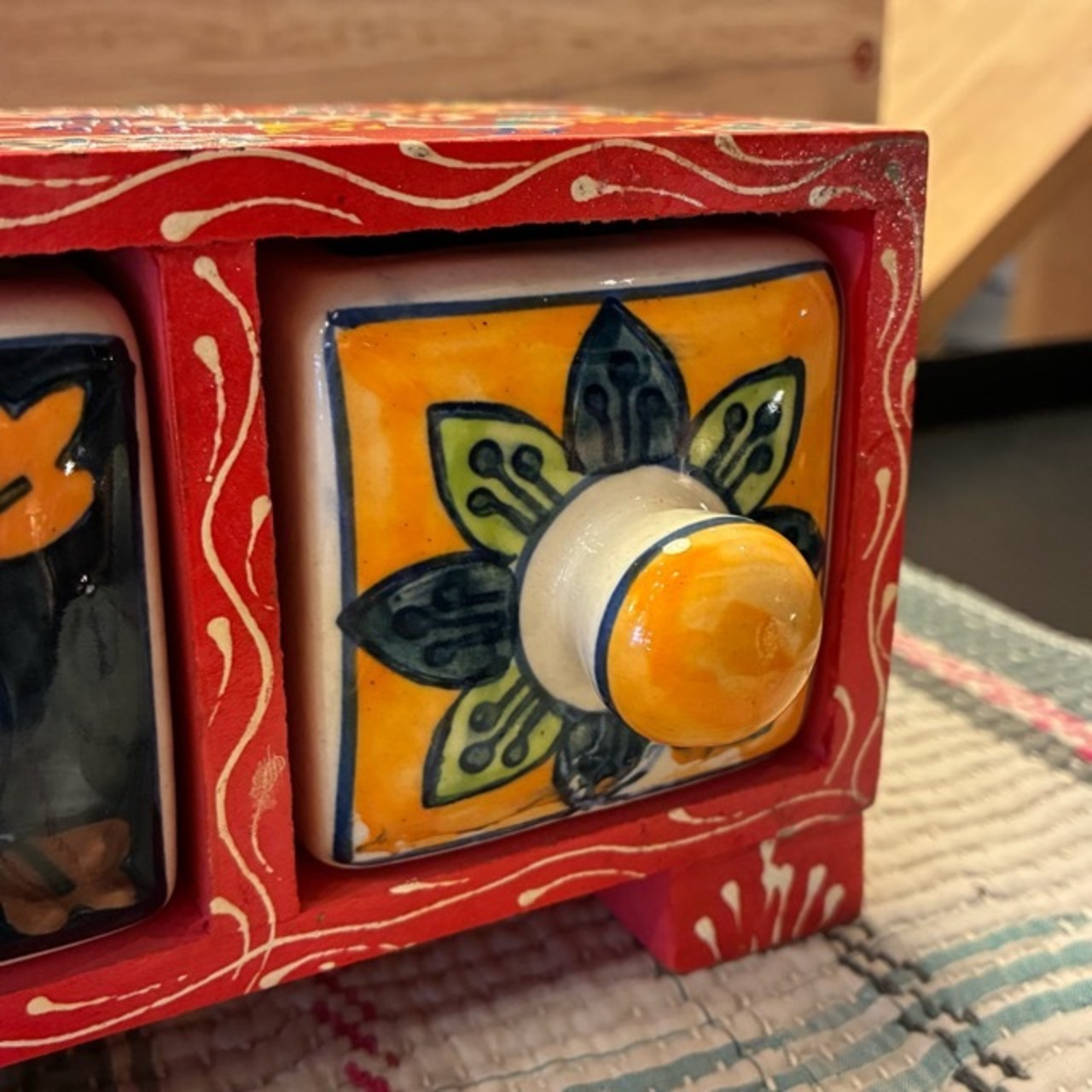 India Blue Pottery Mini 3-Drawer Unit　インド　ブルーポタリ3ドロワーチェスト　横型　レッド　引き出し　置物　玄関収納　メヘンディアート　鍵入れ　印鑑入れ　ハンドメイド
