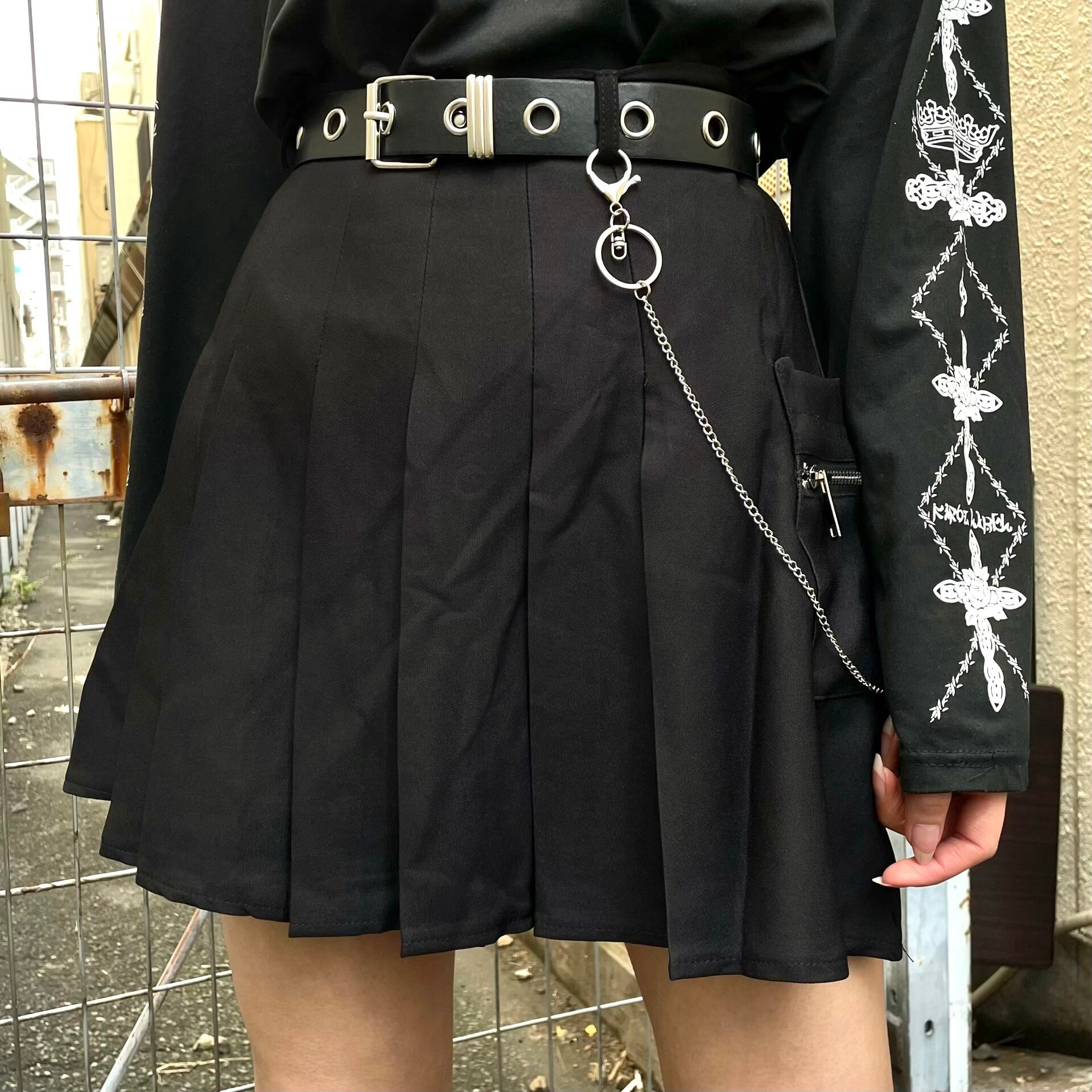 noderess アクセサリー付プリーツスカートミニスカート